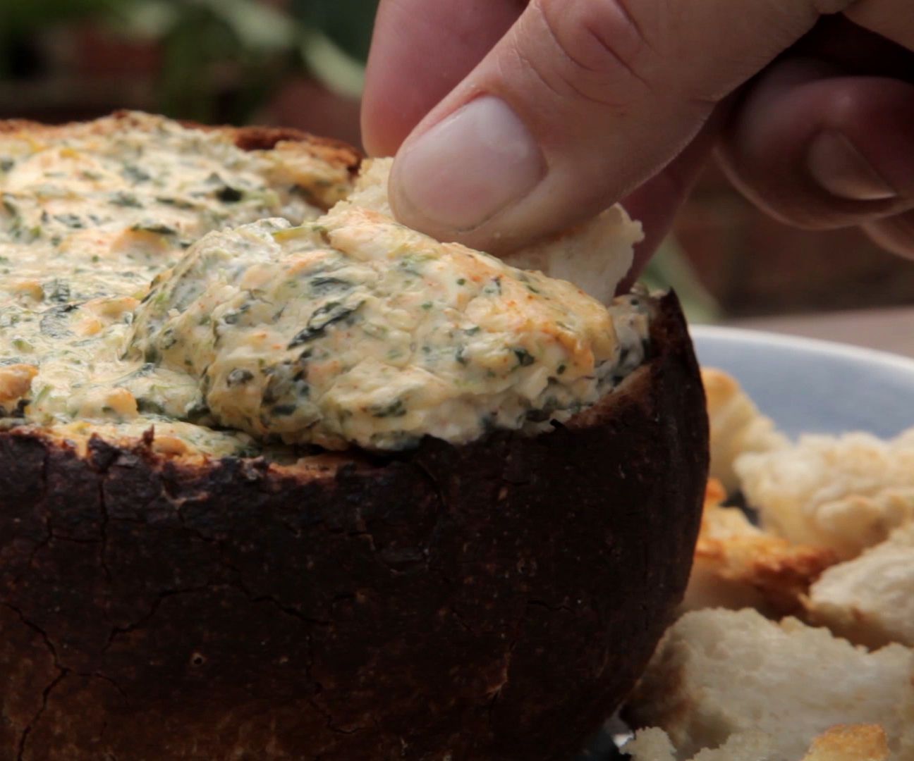 How to Cook a Cob Loaf Spinach Dip