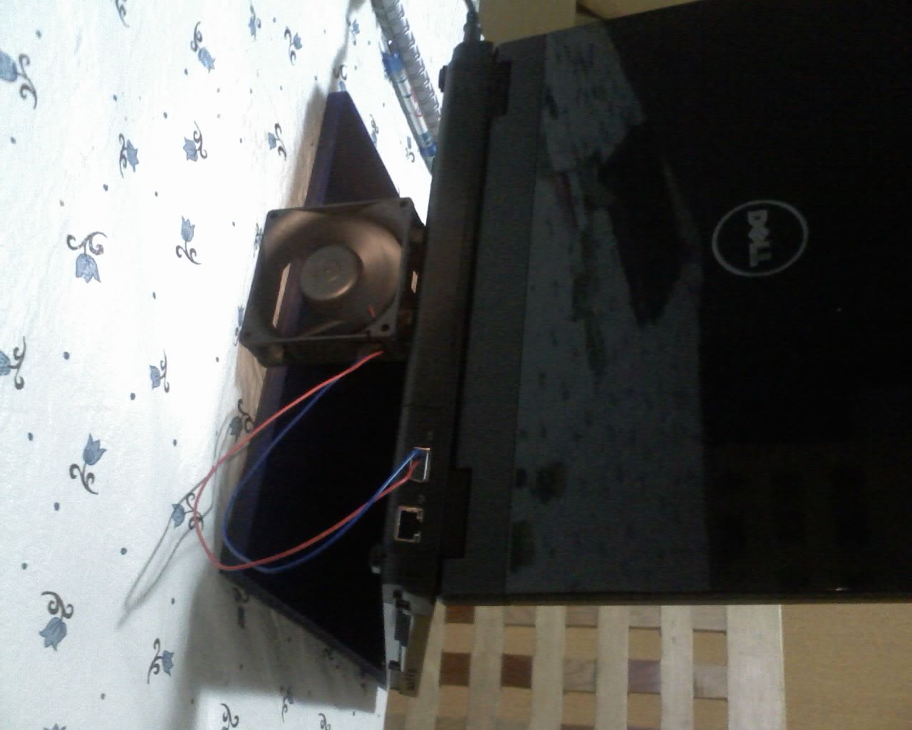 Laptop Stand VGA Powered