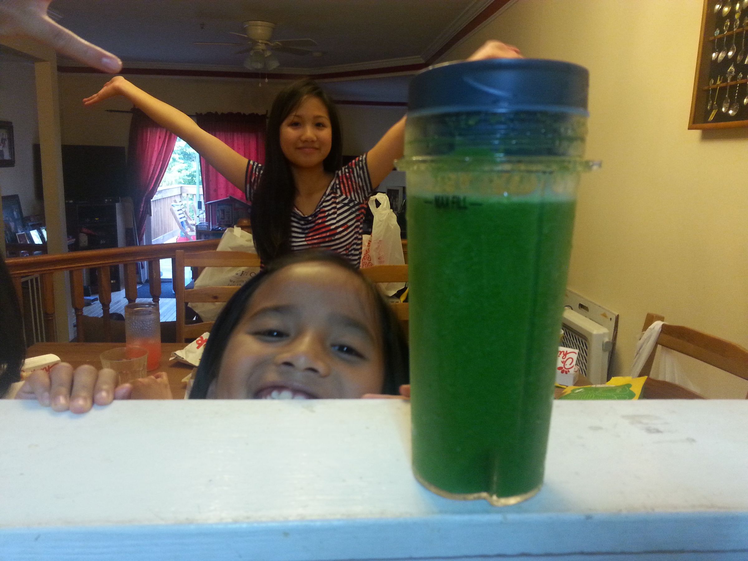 Refreshingly simple pear and kale smoothie