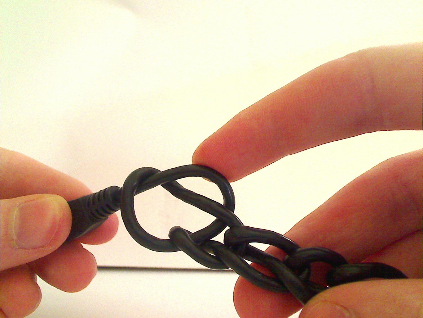 USB Cord Bracelet / Antitangling 14 Steps (with Pictures