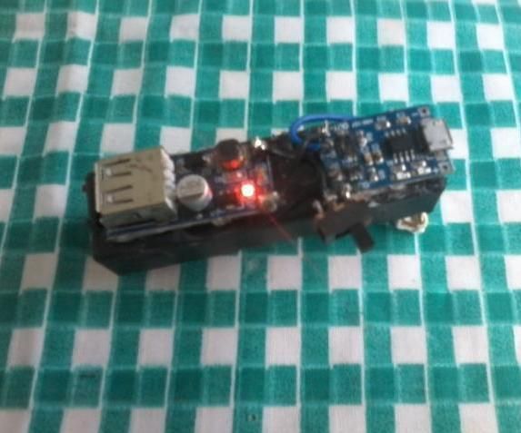 How to Make a Very Cheap 4500 MAh Power Bank