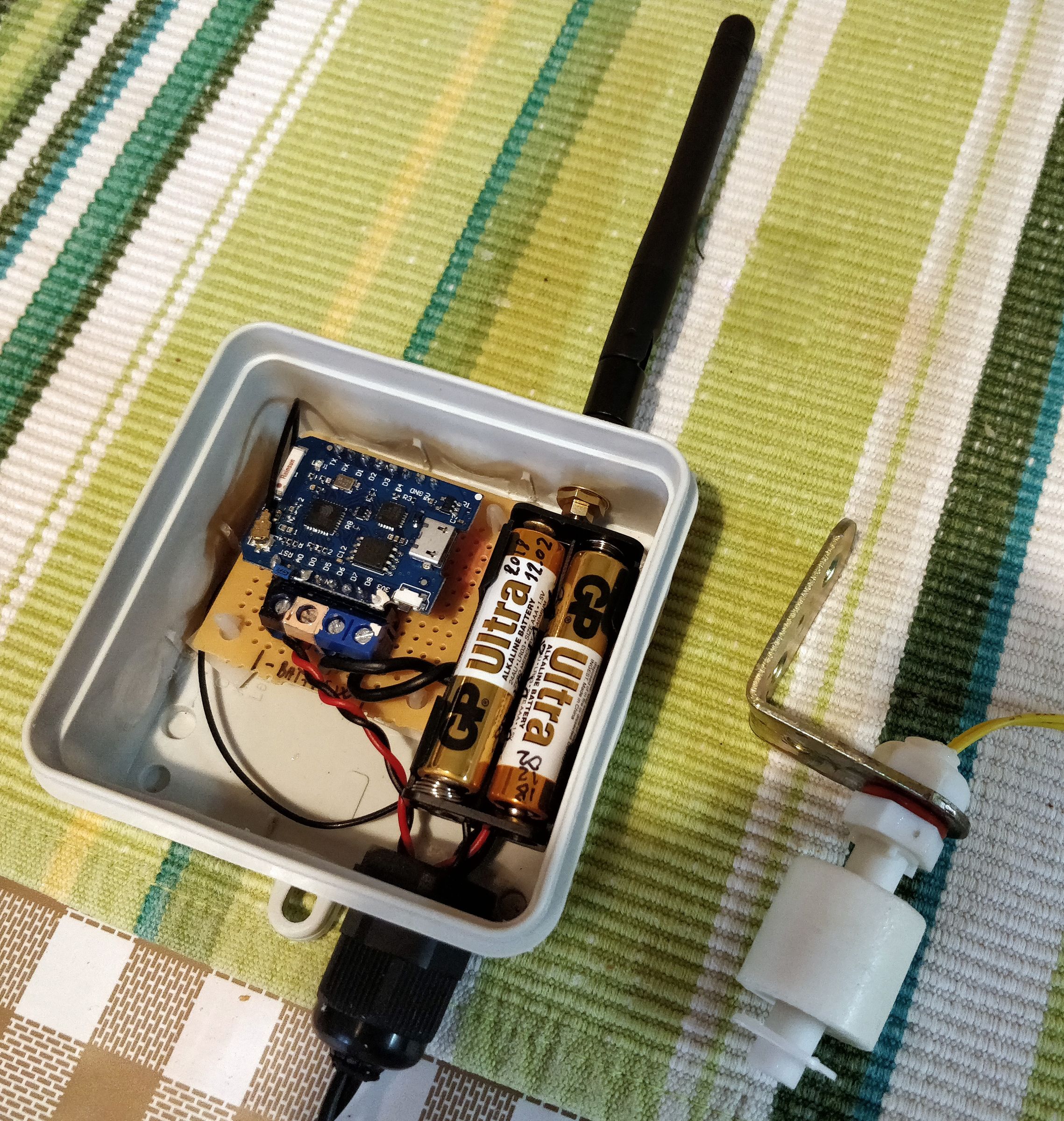 Ultralow Power Basement Flooding Alarm With ESP8266 3 Steps