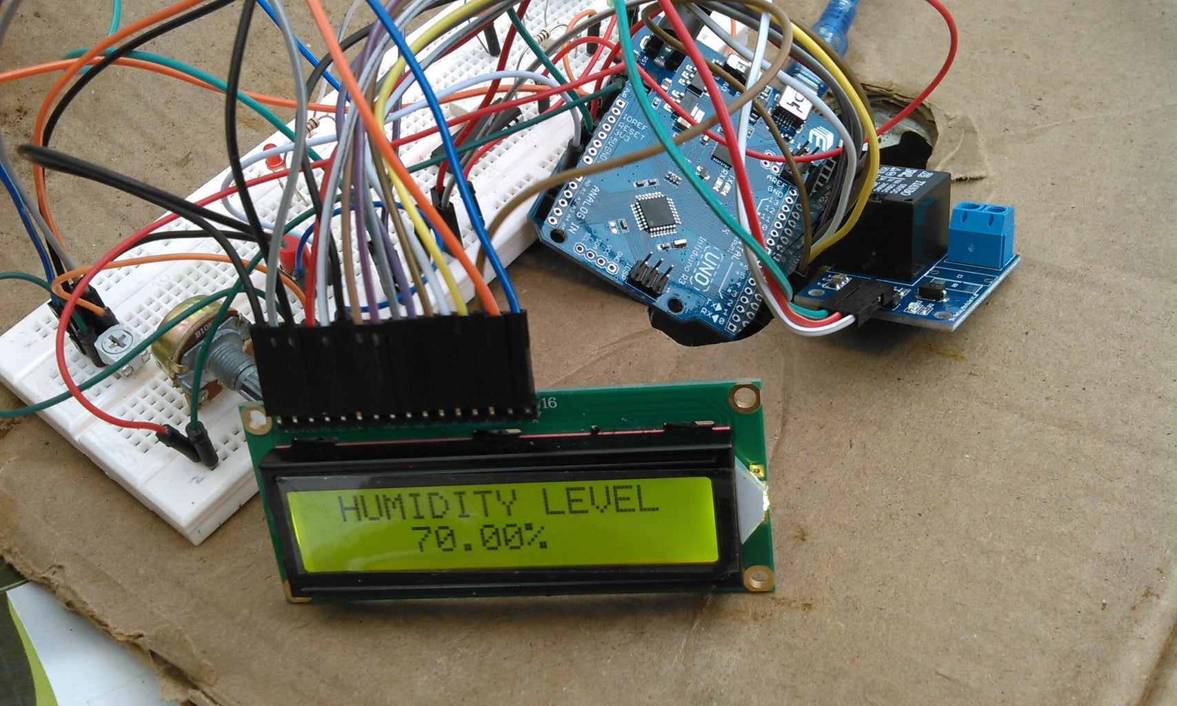 DIY Humidity Sensor + Irrigating System : 4 Steps Circuit Diagram