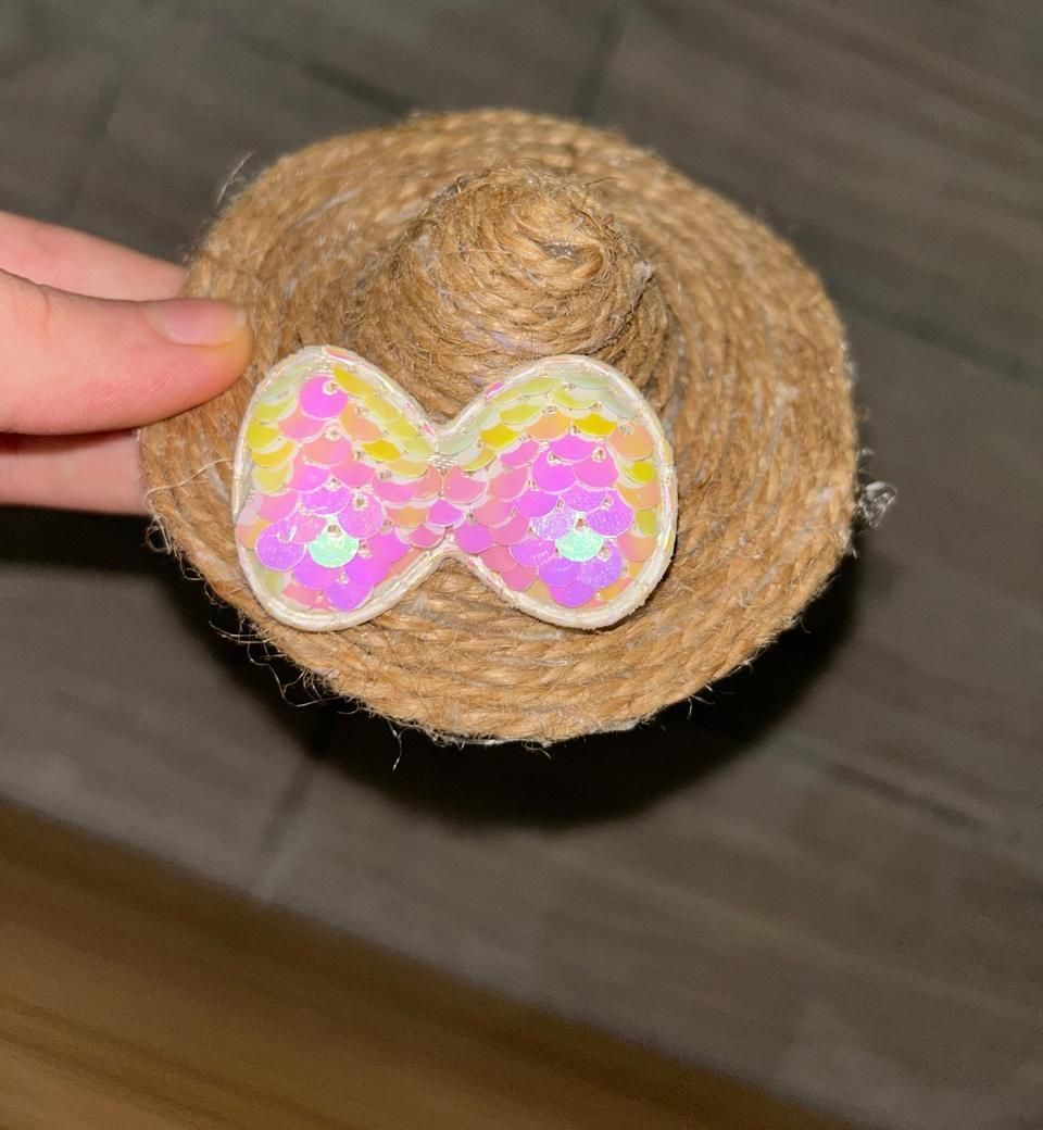 DIY Mini Sombrero Key Decoration With Mermaid Bow Accent