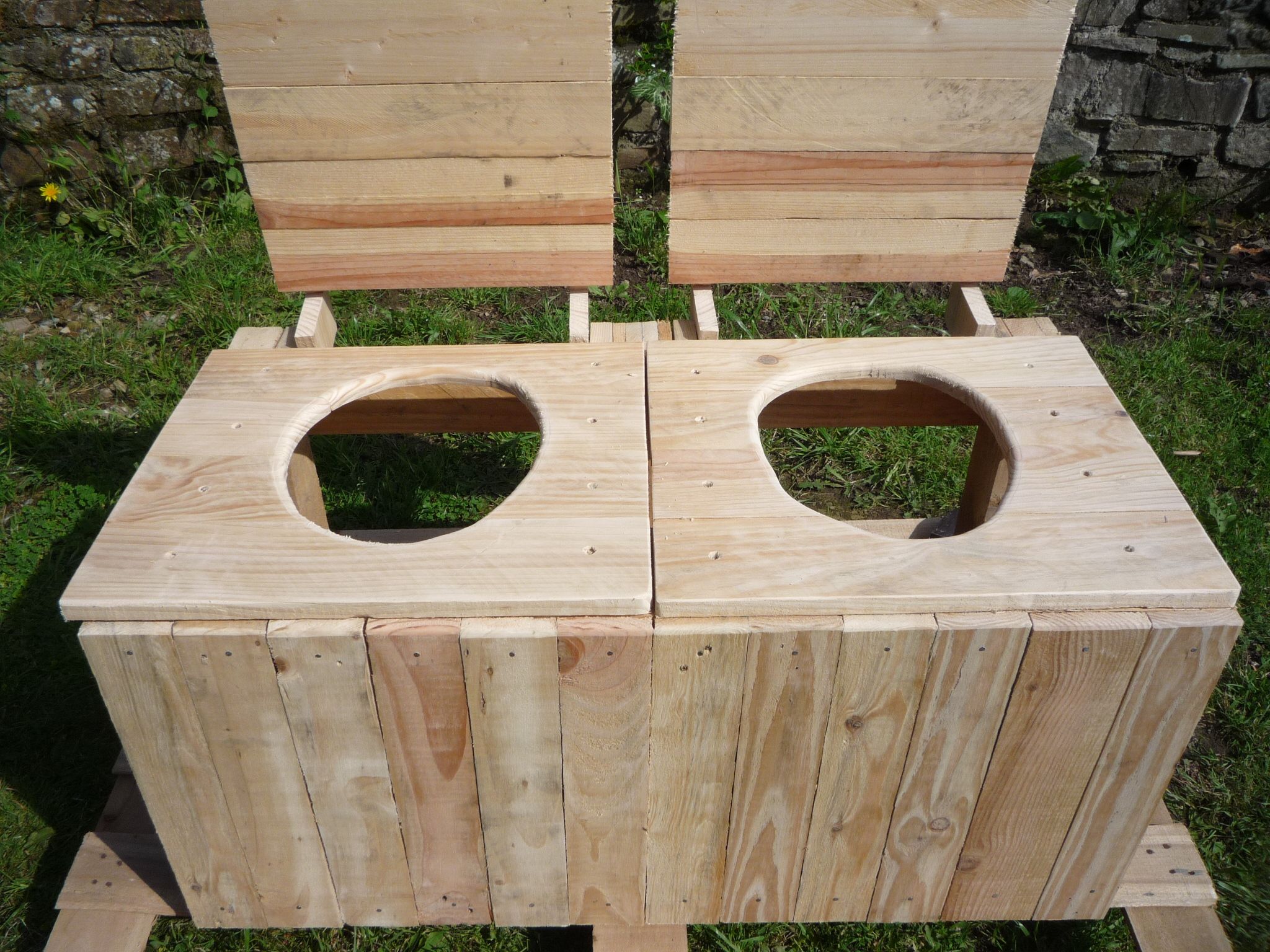 Do-It-Yourself Dry Toilet Part 2. Take Your Seats Please! Toilettes Seches. Fabricacion De Sanitario Seco