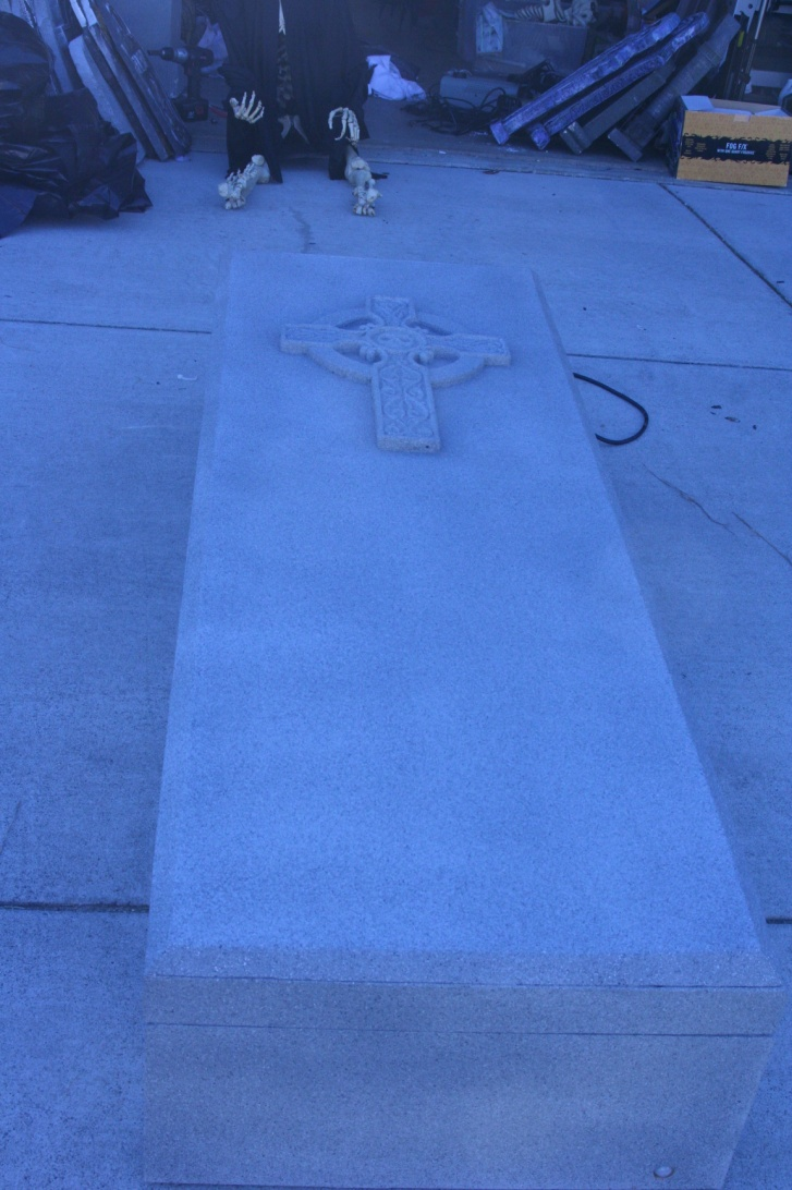 Coffin lid slider Halloween prop