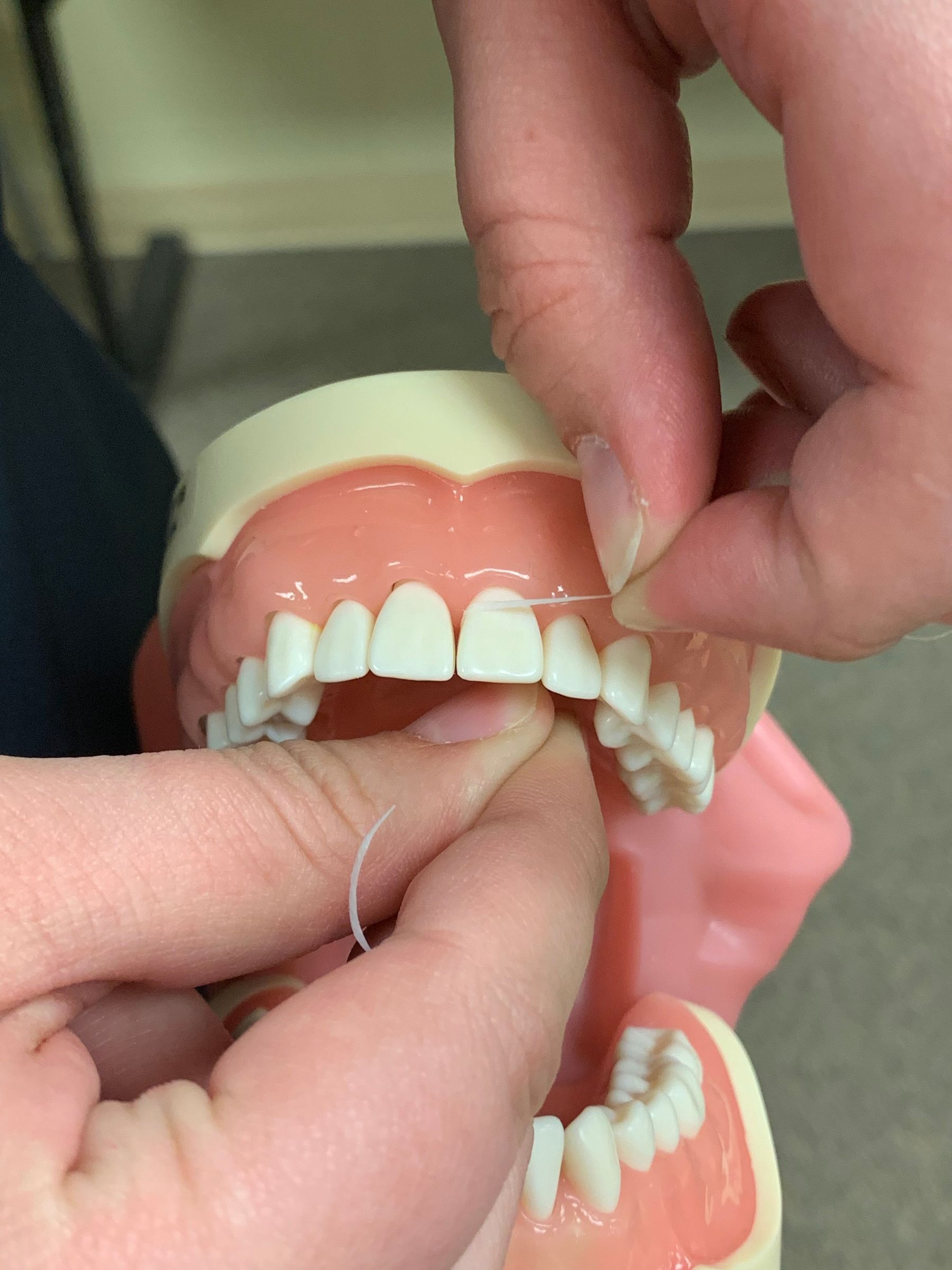 Flossing : 4 Steps Instructables