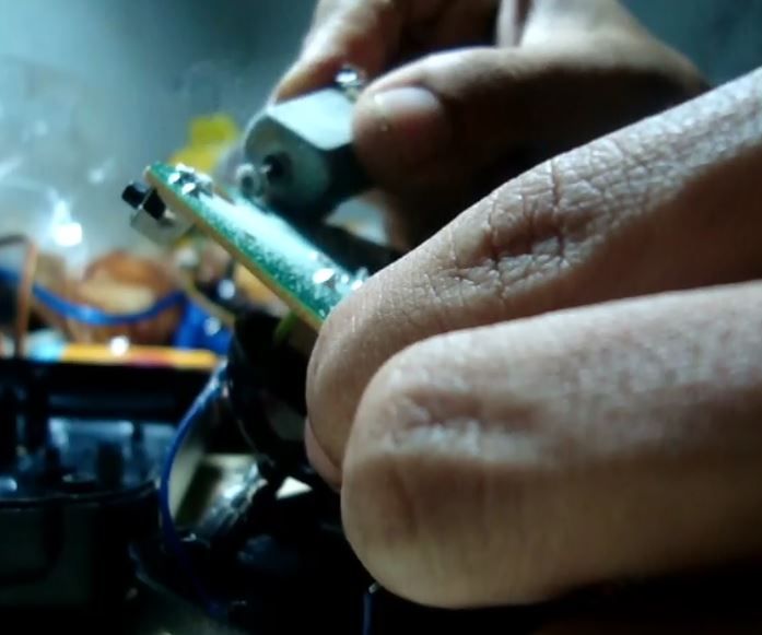 Simple Tool That Can Be Made From Scraps, Mini Electric Pcb Cutter