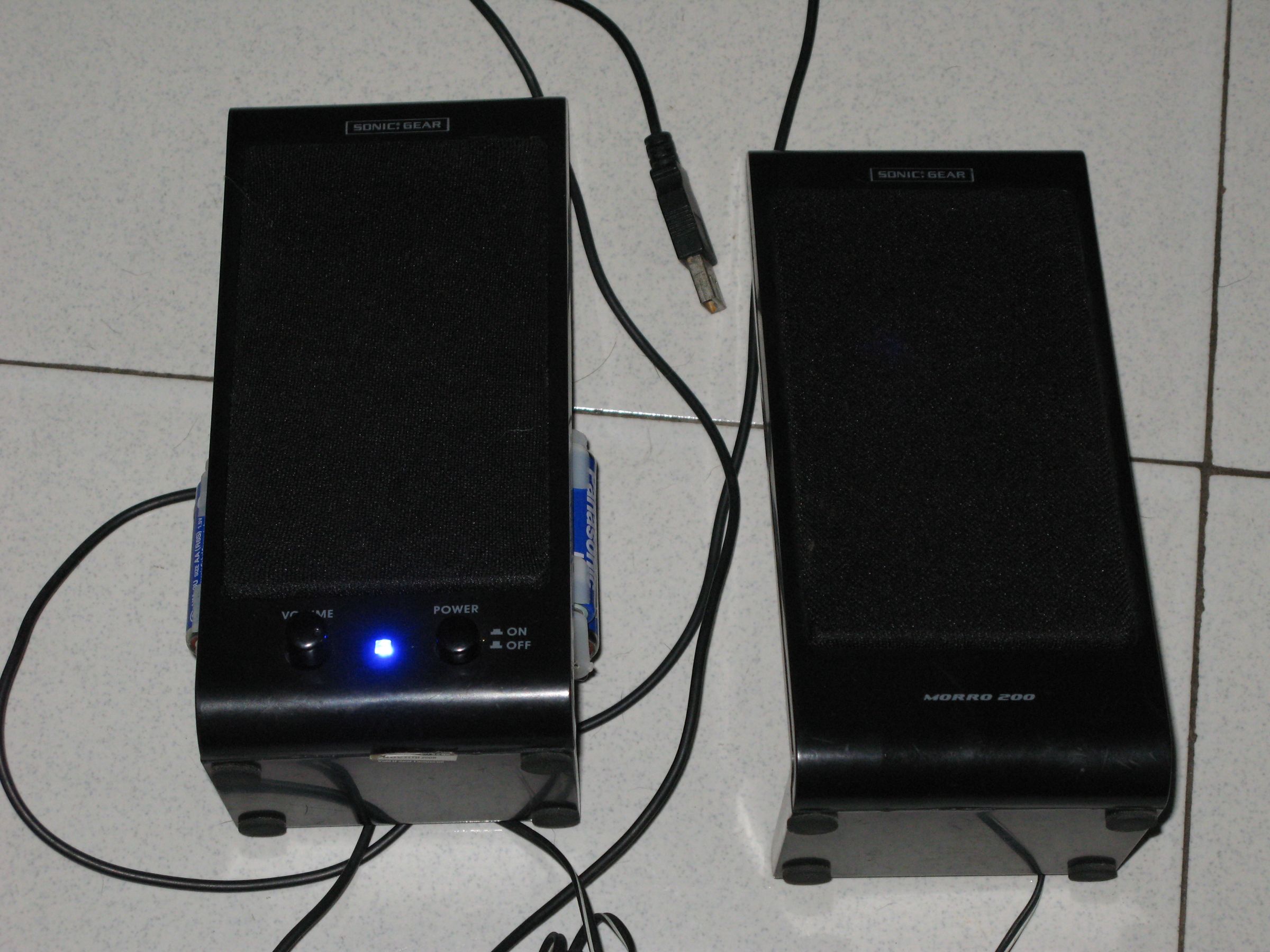 Speakers USB Powered to Battery Powered Conversion Instructables