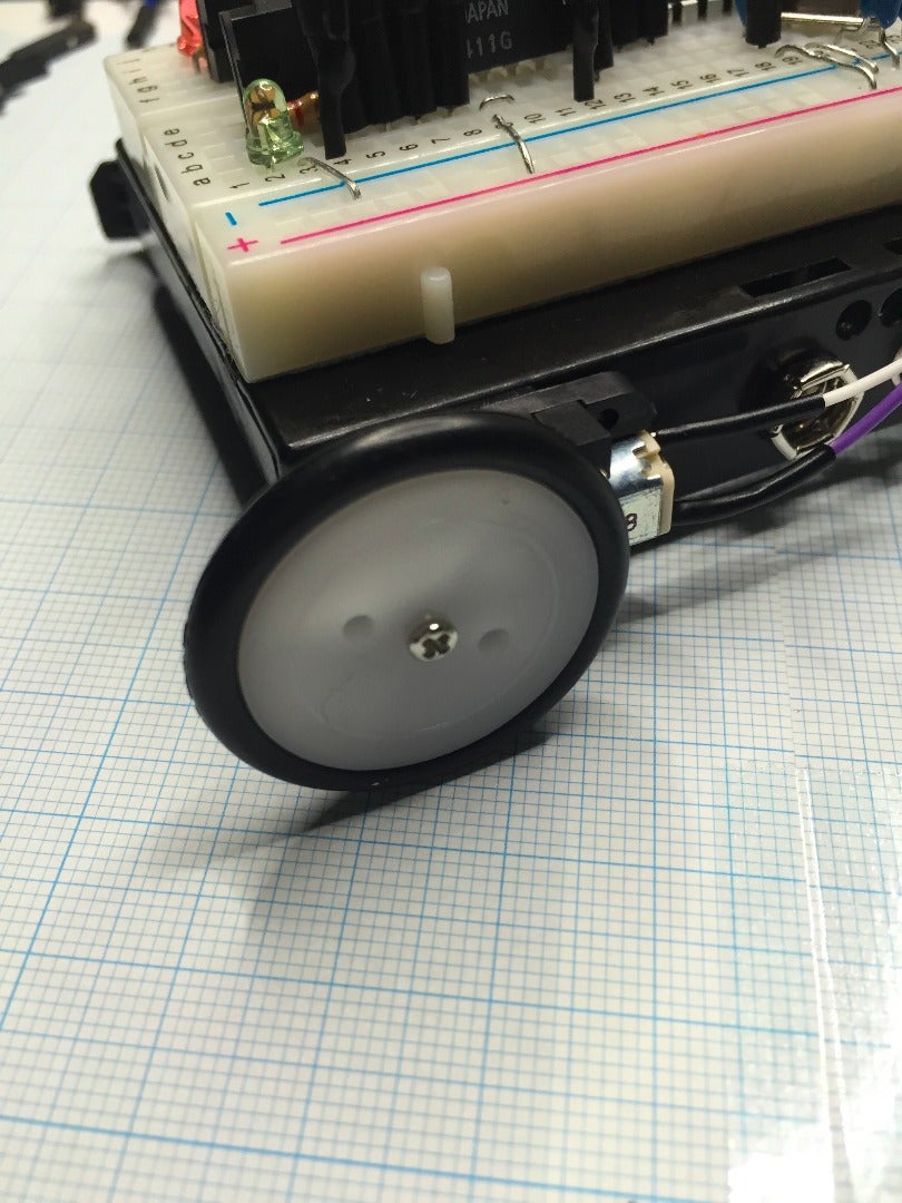 リード線付きギアモータ・タイヤセットのタイヤネジ止め