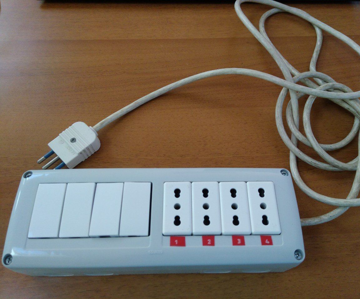 WiFi Smart Power Strip With NodeMCU