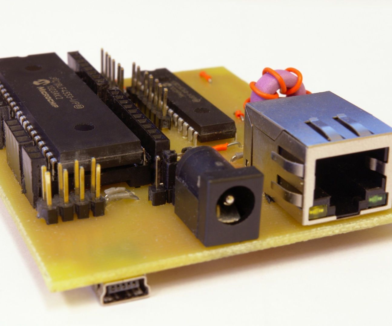 PIC18 Development Board With Ethernet and USB