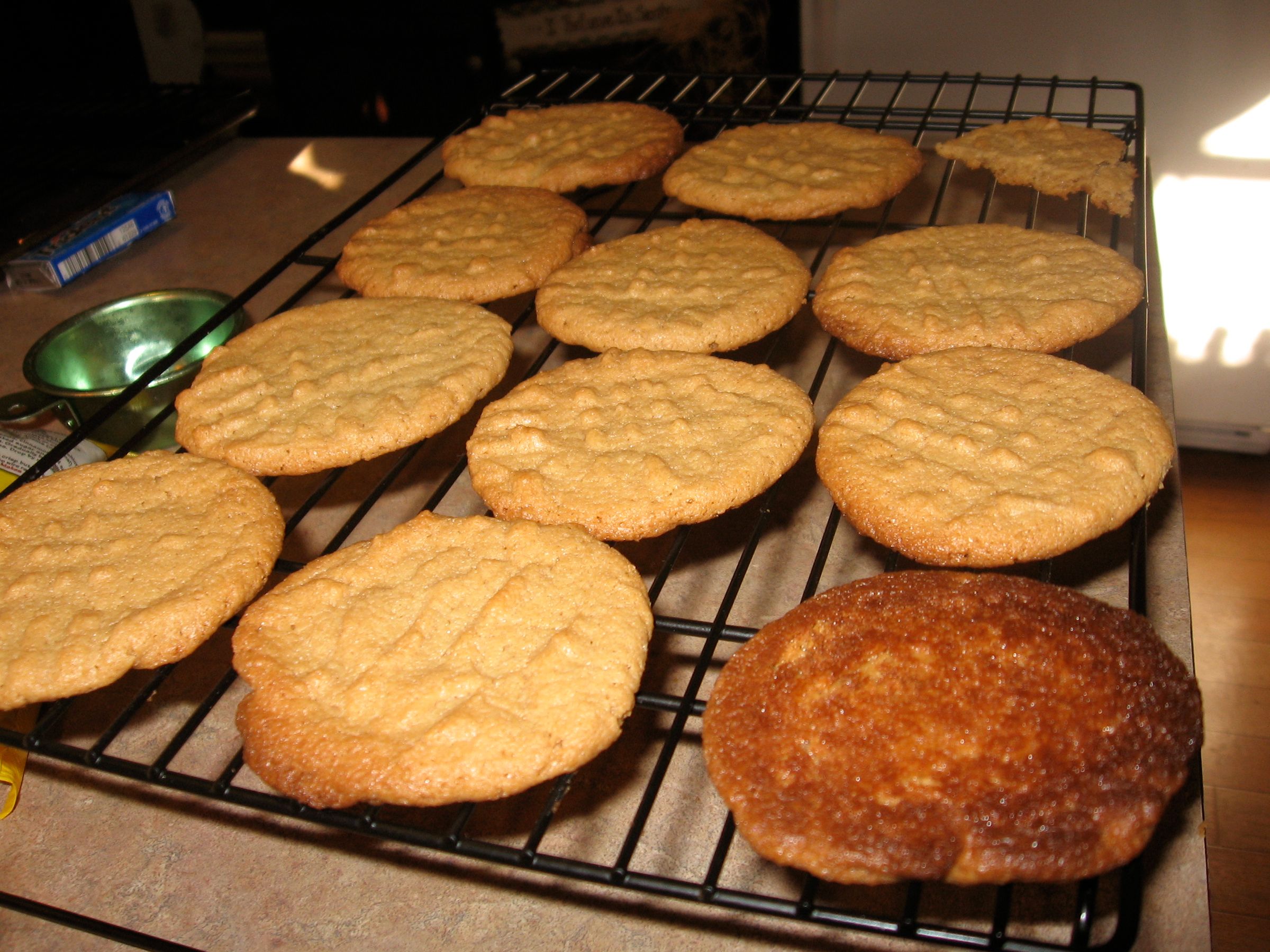 Super Simple Gluten Free Peanut Butter (Chocolate Chip) Cookies