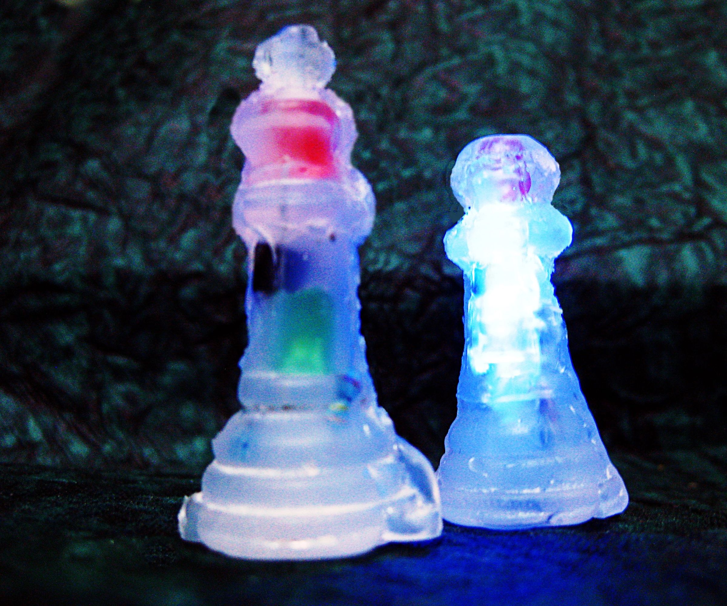 Interactive Glue Chess pieces