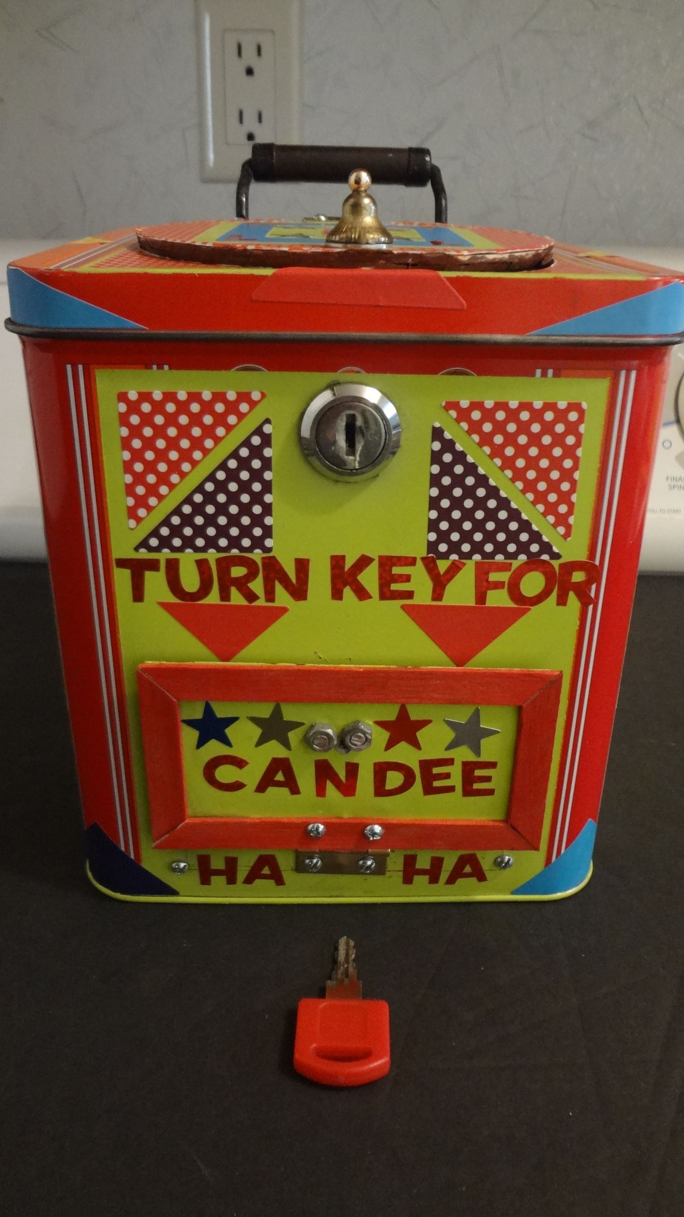 Fright Box Candee Dispenser. 12 Steps (with Pictures) Instructables