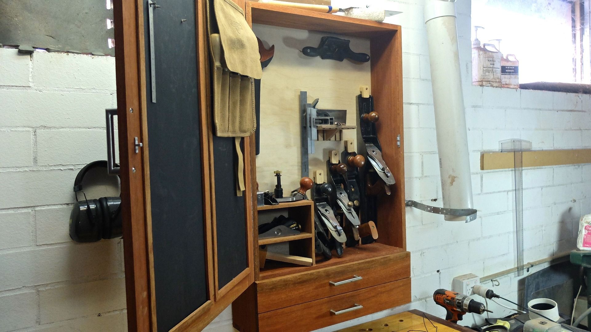 Wall Hanging Hand Tool Chest 5 Steps Instructables