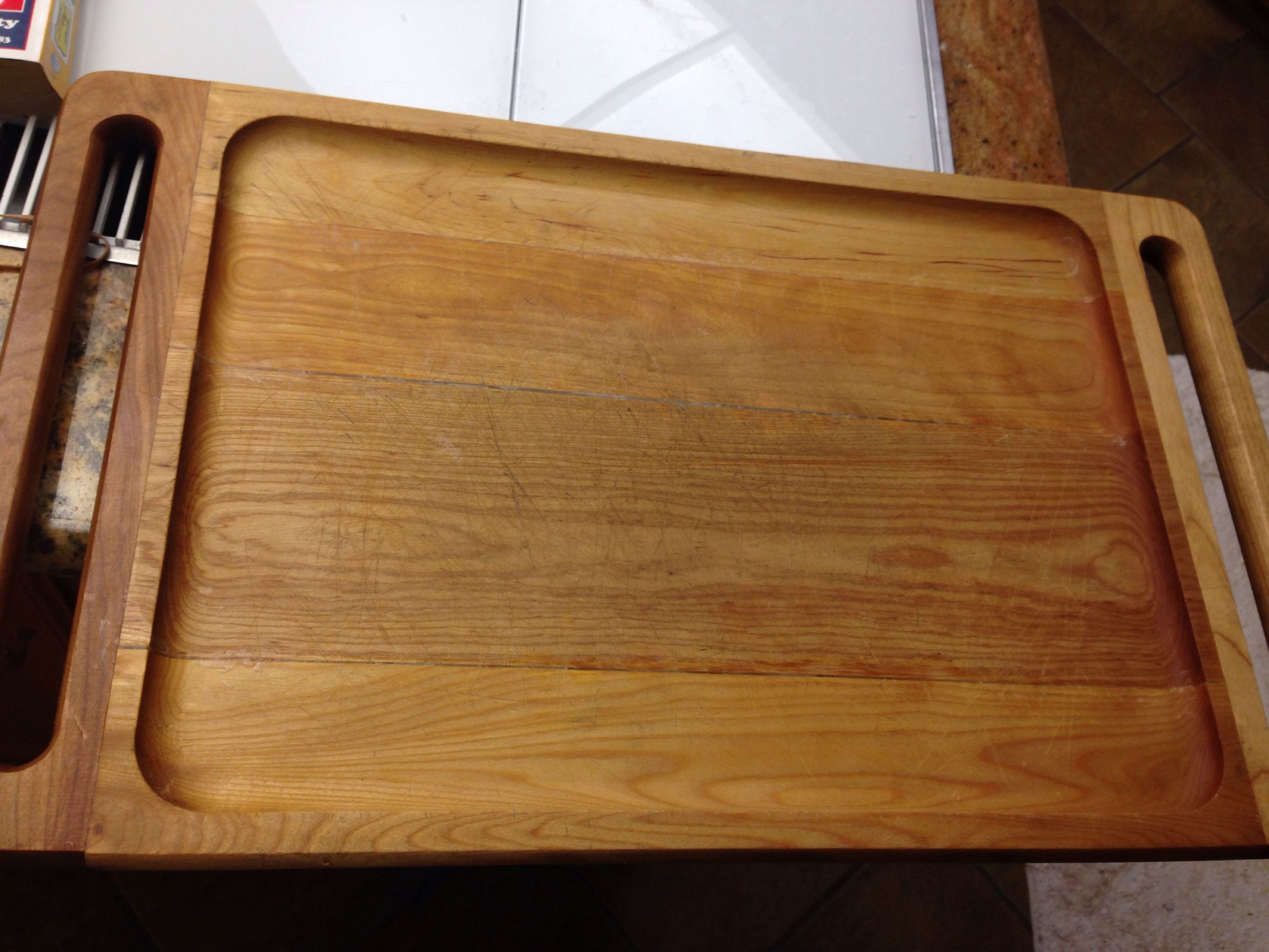 Rehab a Leaky Cutting Board With Beeswax 5 Steps Instructables