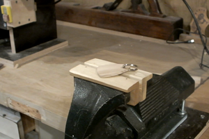 Smooth the Key Ring With Sandpaper and Mount the Split Ring