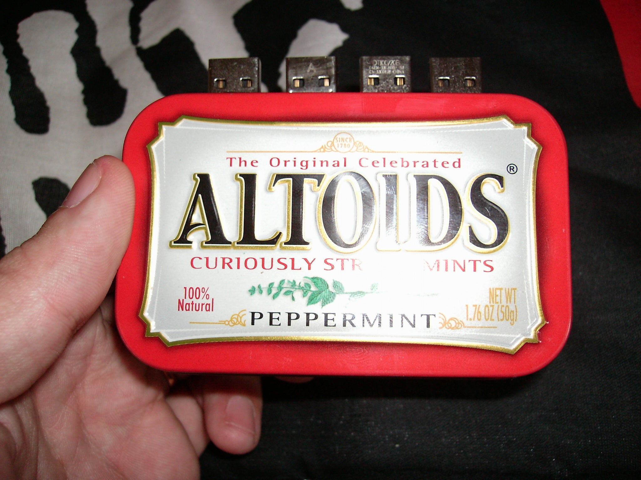 COMBO USB DRIVE WITH ALTOIDS CAN 6 Steps Instructables