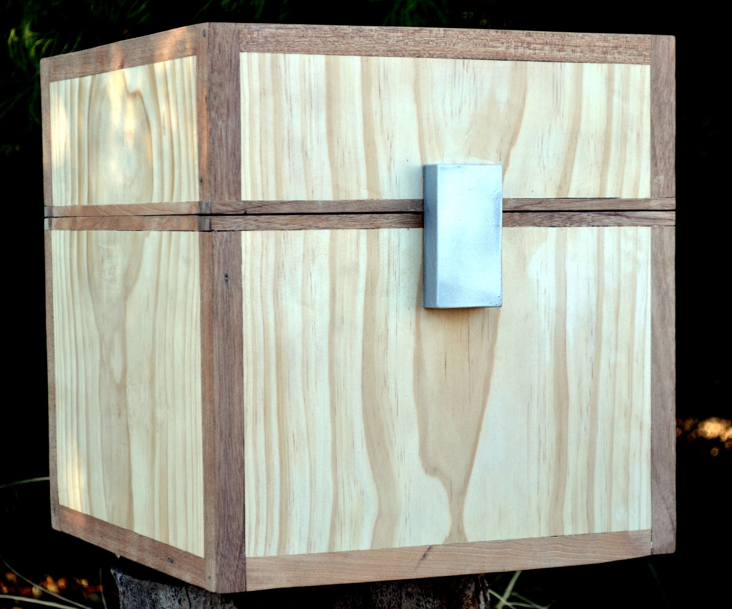 How To: Real-life Wooden Minecraft Chest!!!