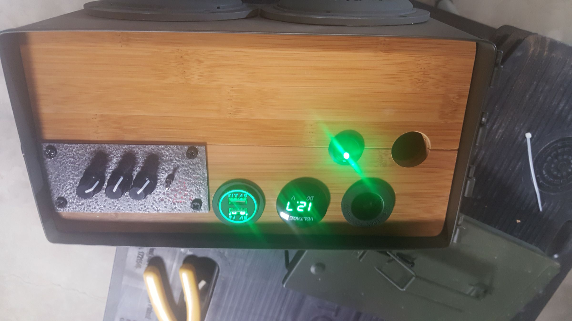 Ammo Can Bluetooth Speaker Power Supply 3 Steps (with Pictures