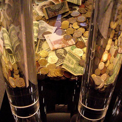 How to Manage Your Money Abroad
