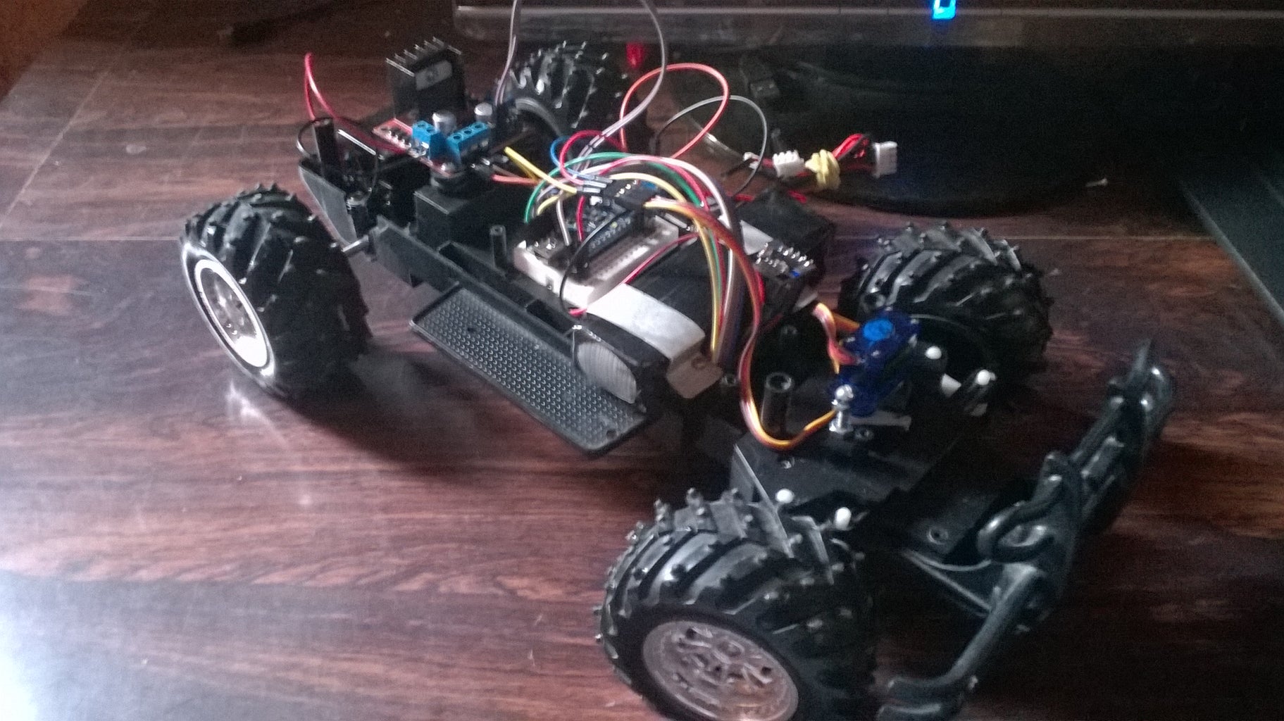 Arduino RC Car With Long Range and Custom Transmitter.