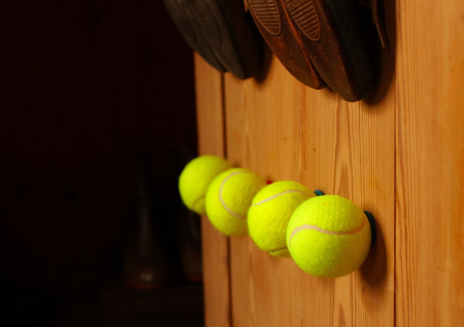 Store Your Shoes Using Tennis Balls! 7 Steps (with Pictures