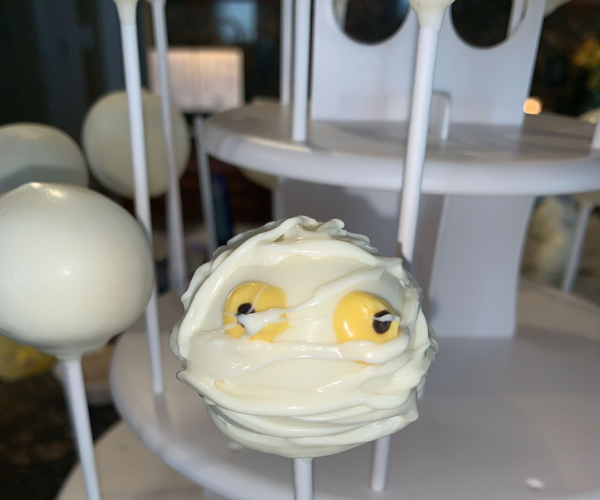 Mummy Cake Pops 