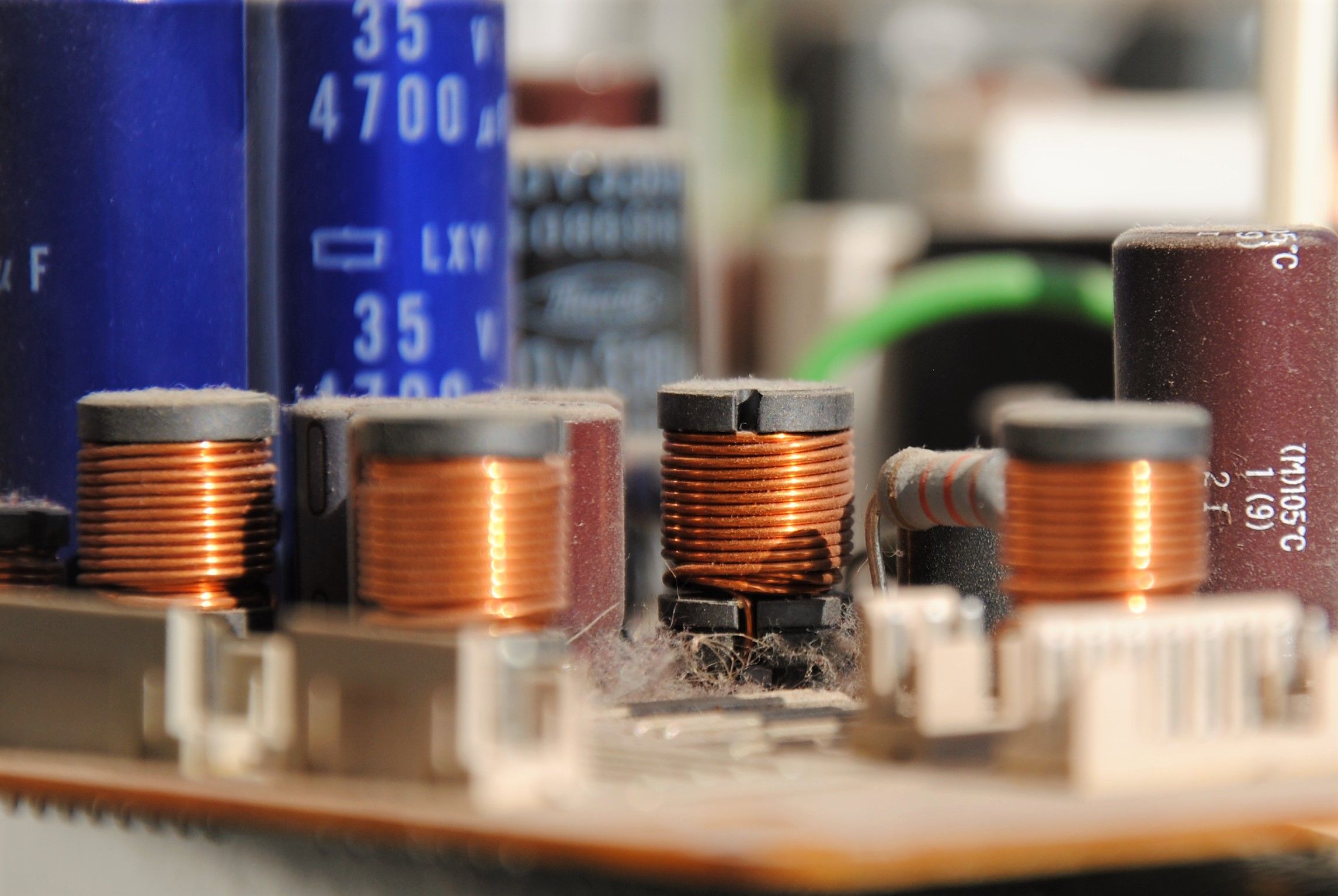 How to Desolder Electronic Components From Circuit Boards 7 Tips
