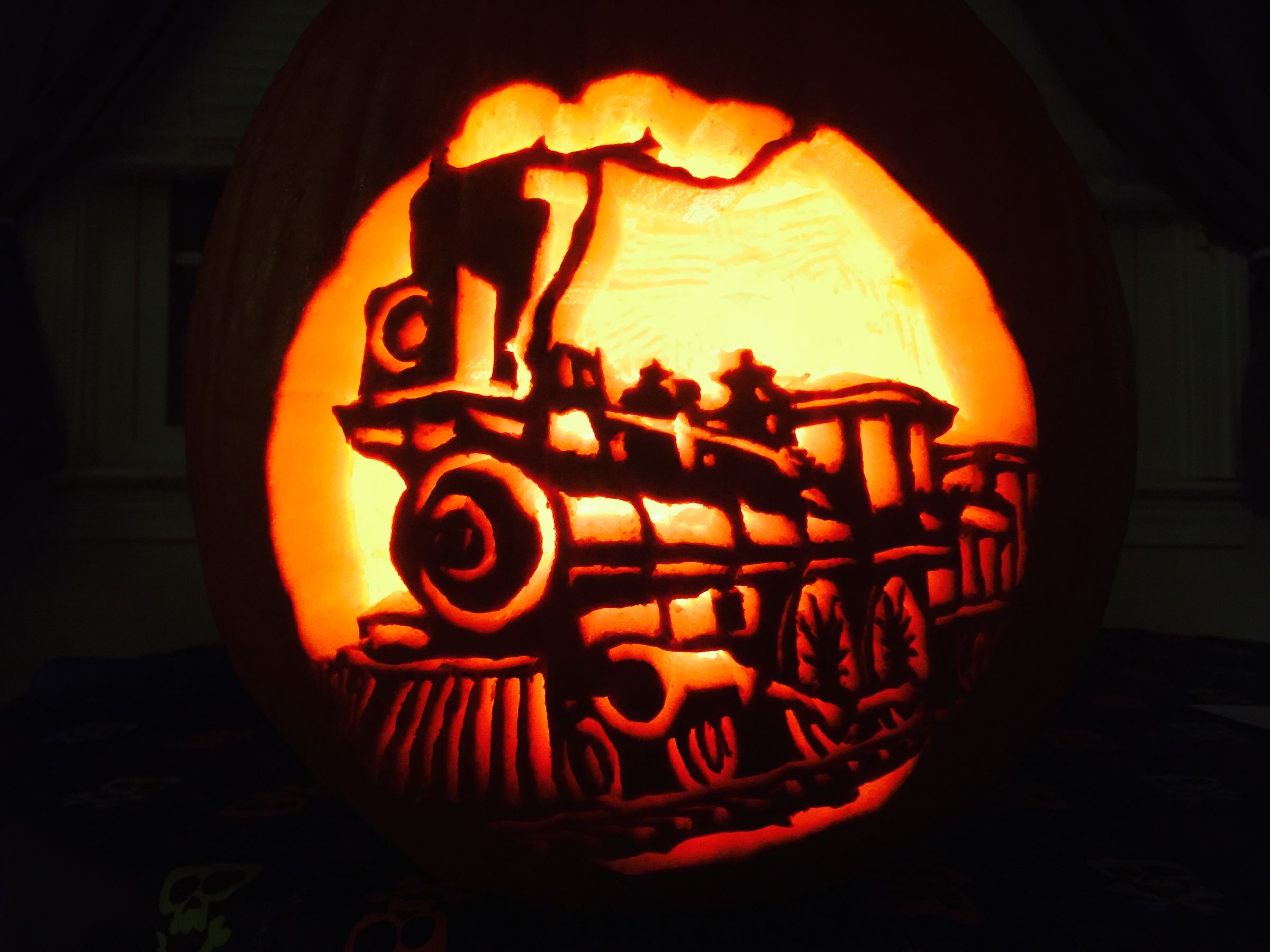 Carving an Intricate Pumpkin : 8 Steps (with Pictures) - Instructables