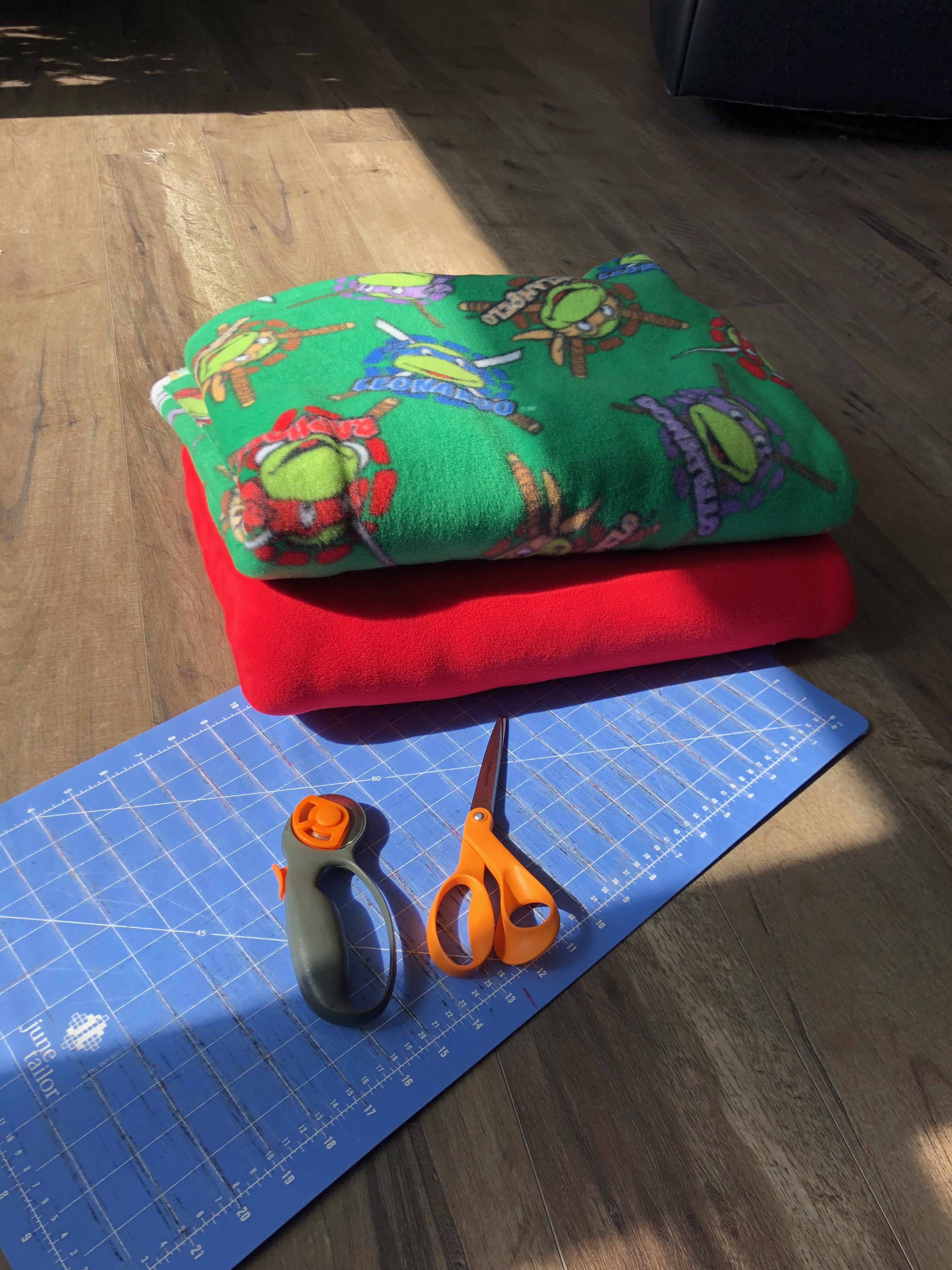 How to Make a Fleece (No Sew) Tie Blanket 6 Steps Instructables