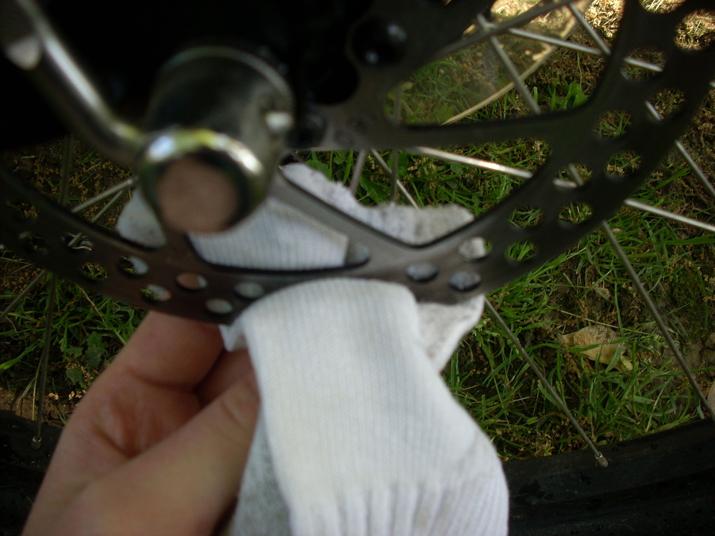 cleaning bike rotors