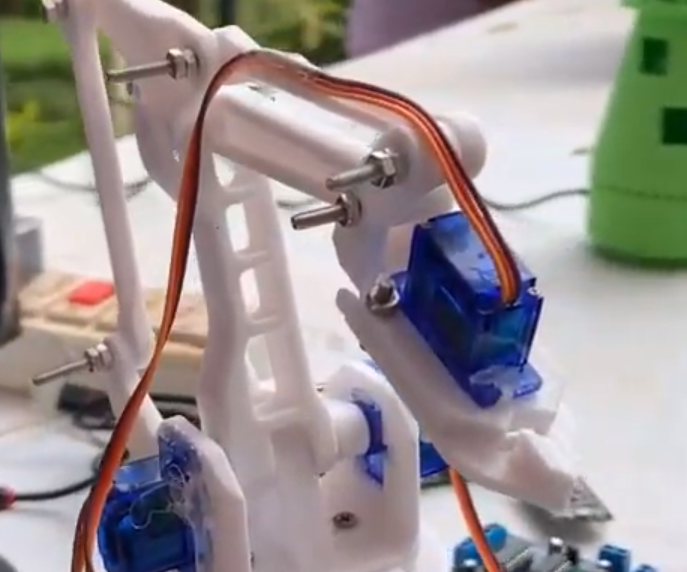 Alexa Robotic Arm