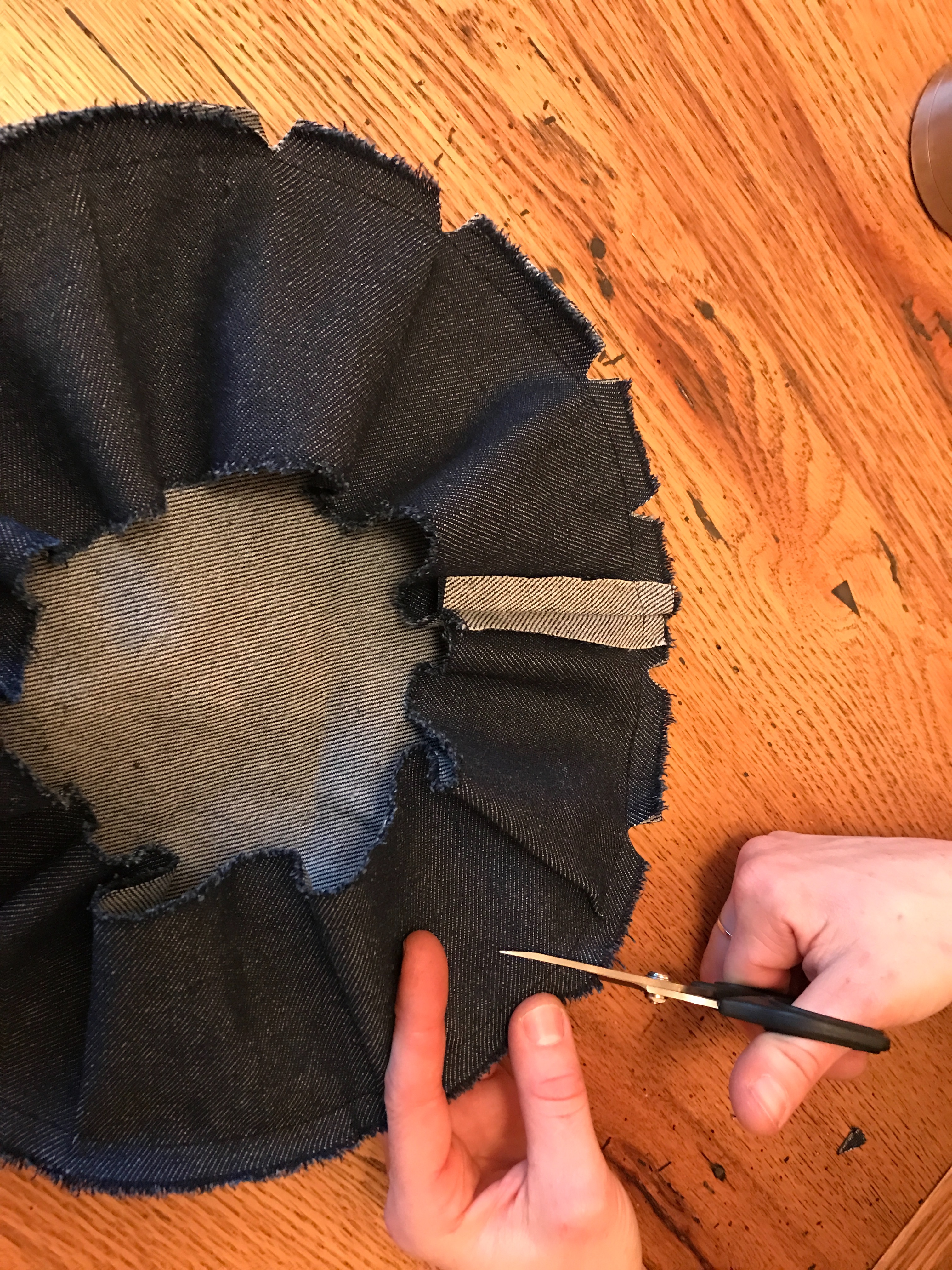 The Amazing Bucket Stool! 5 Steps (with Pictures) Instructables