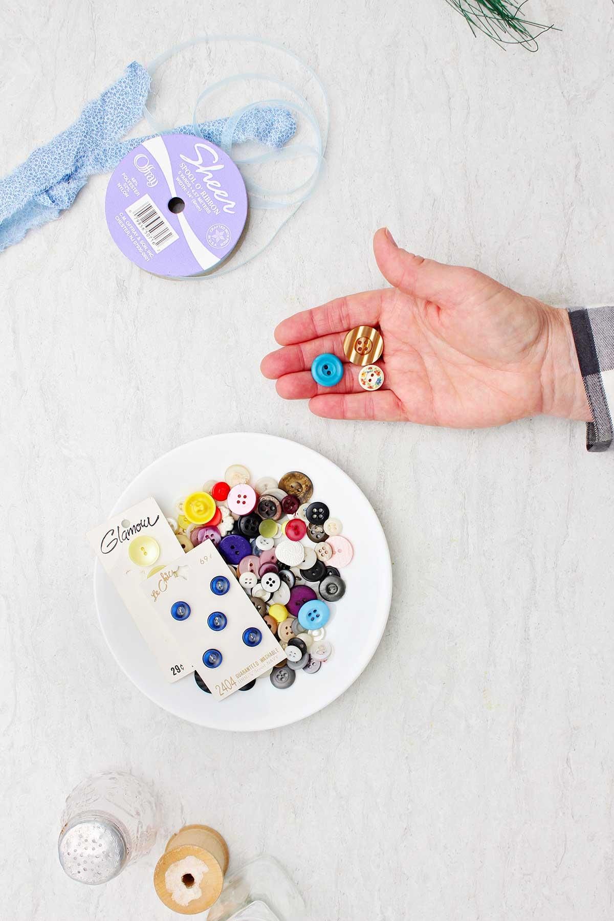 DIY Mini Button Flower Bouquet : 3 Steps (with Pictures) - Instructables
