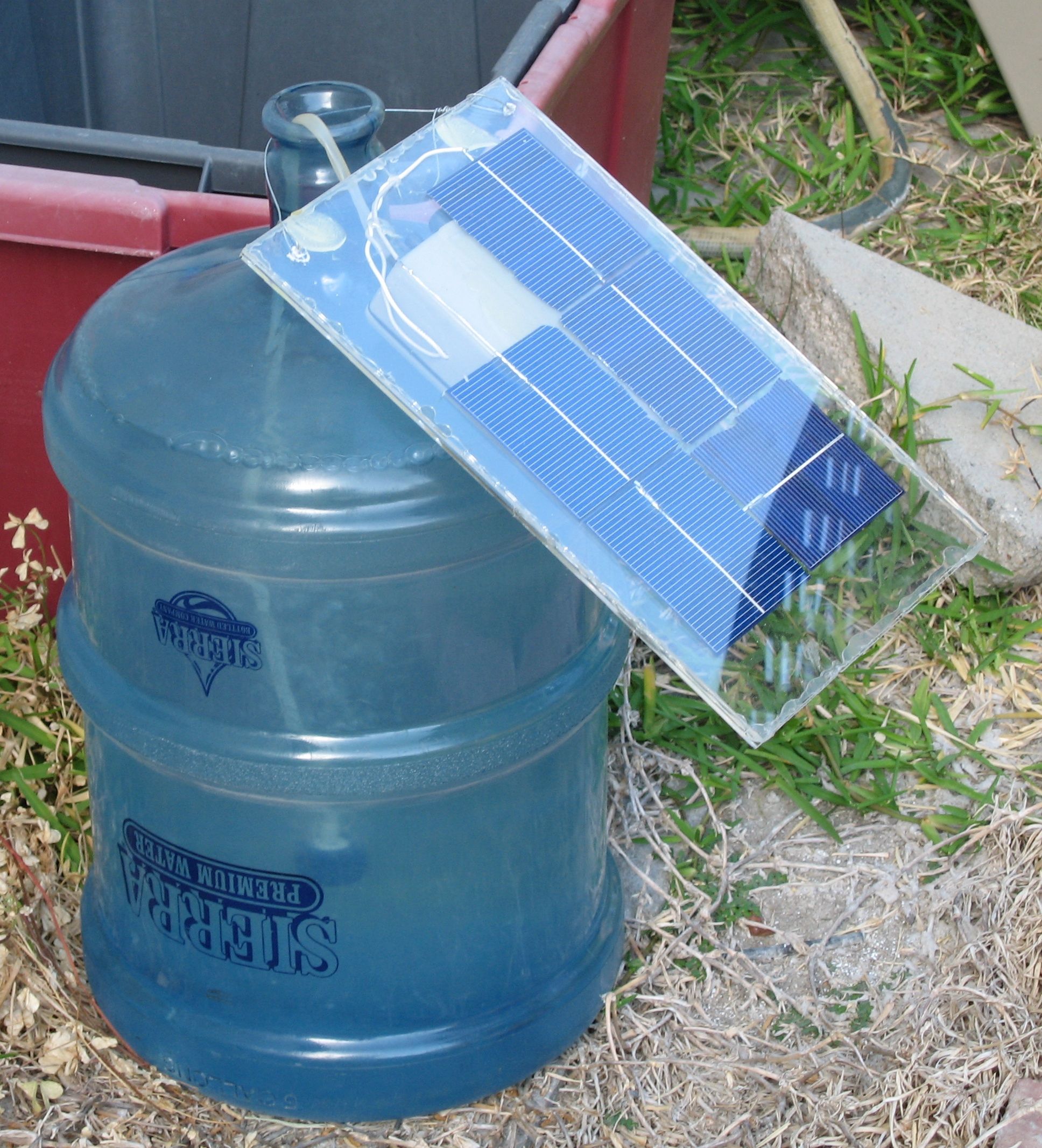 Solar-powered Algae Bioreactor
