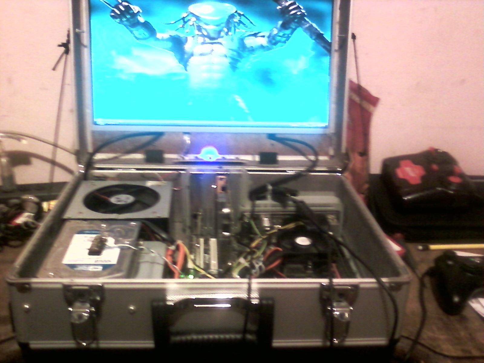 Briefcase PC Mod - Instructables