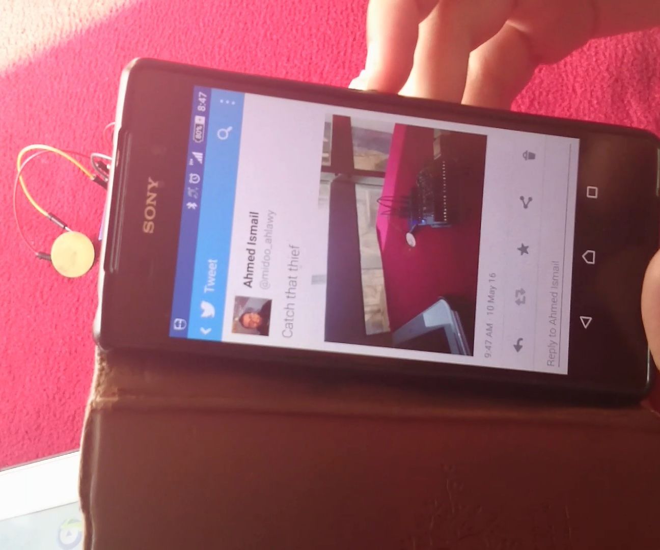  Arduino report robbery with a photo on twitter using 1sheeld