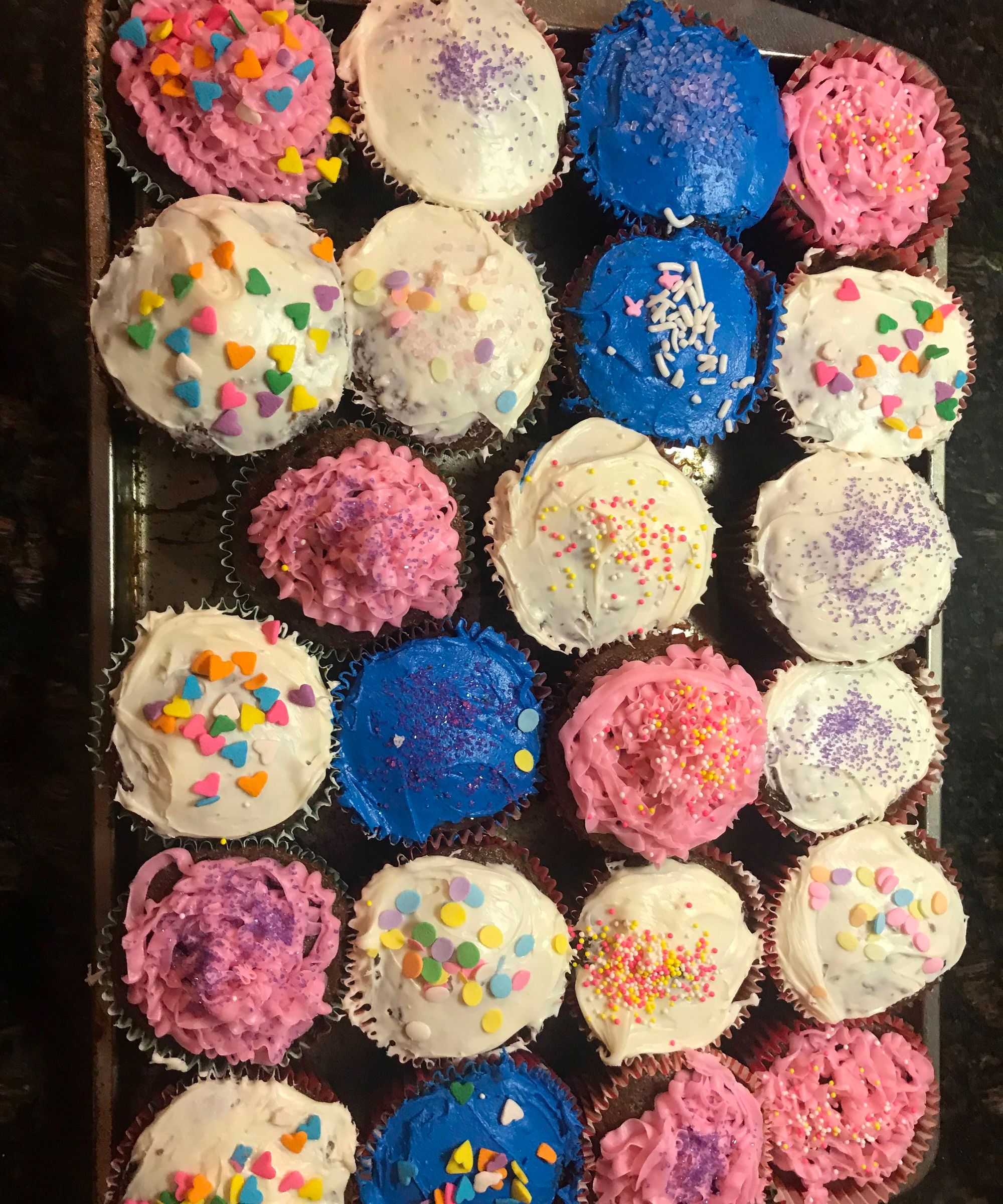 Making Betty Crocker Milk Chocolate Cupcakes 