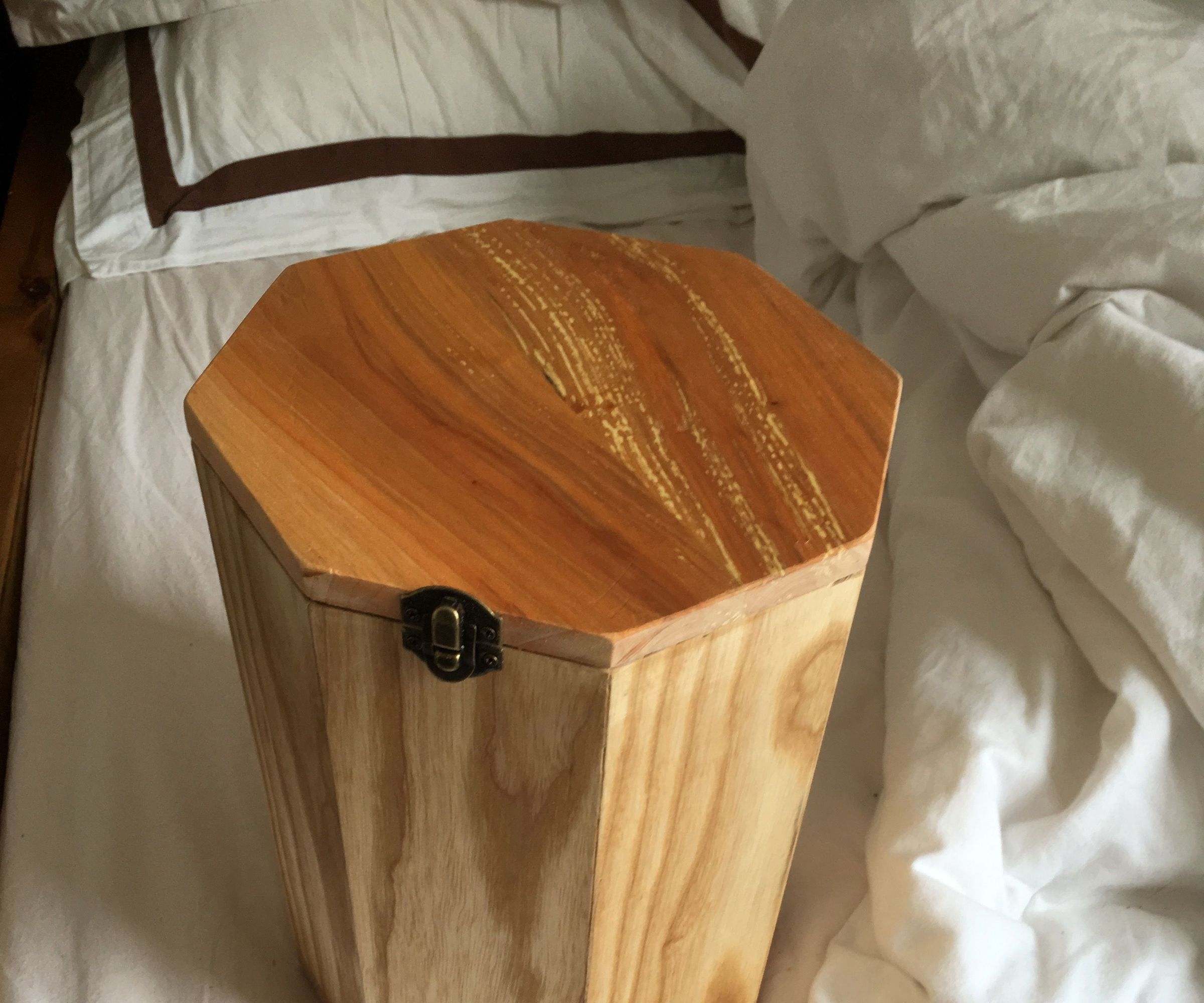 Bird-mouth-joint Urn From Storm Damage Trees