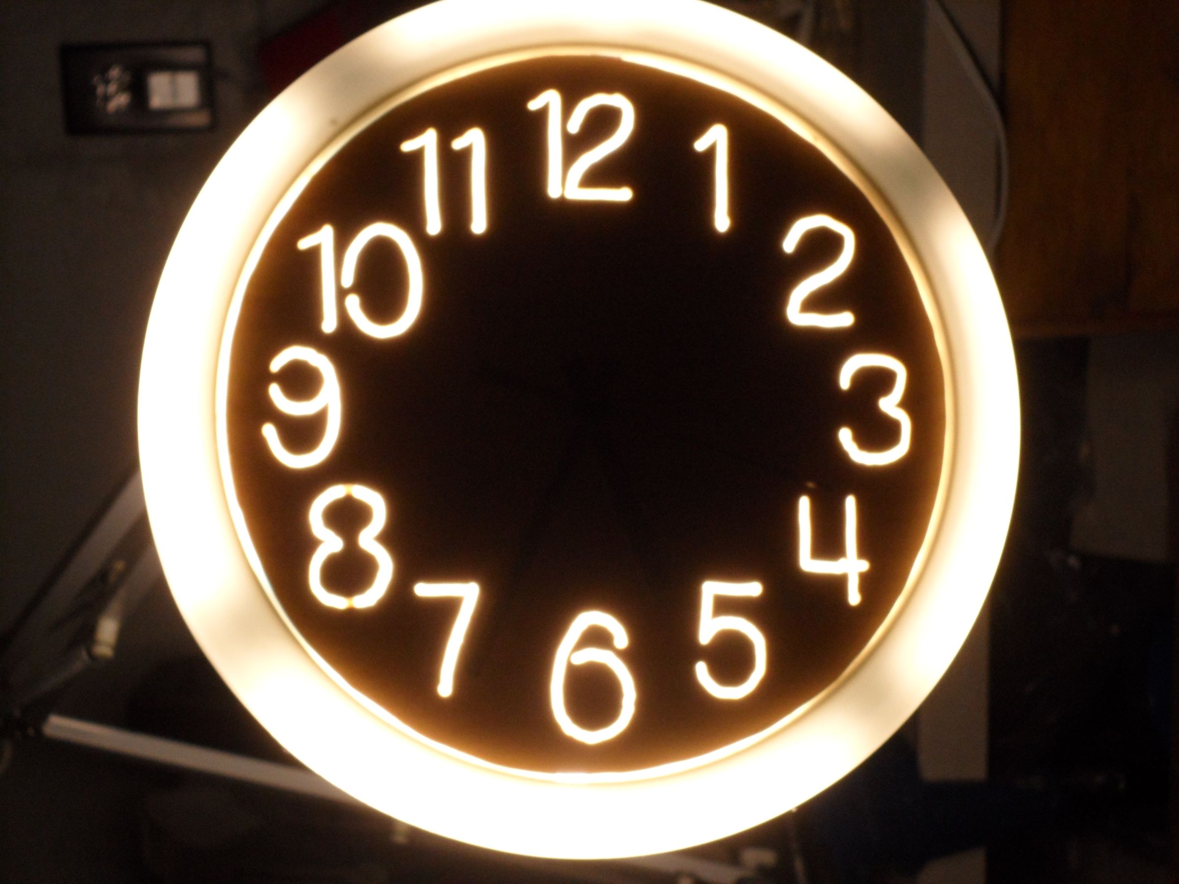 Illuminated Clock Using a Scroll Saw