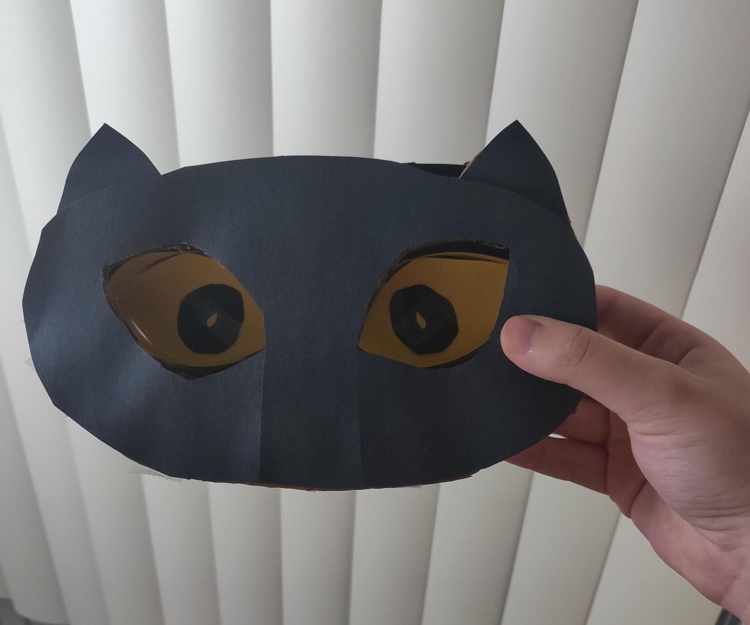 Follow-Me Eyes Halloween Decoration