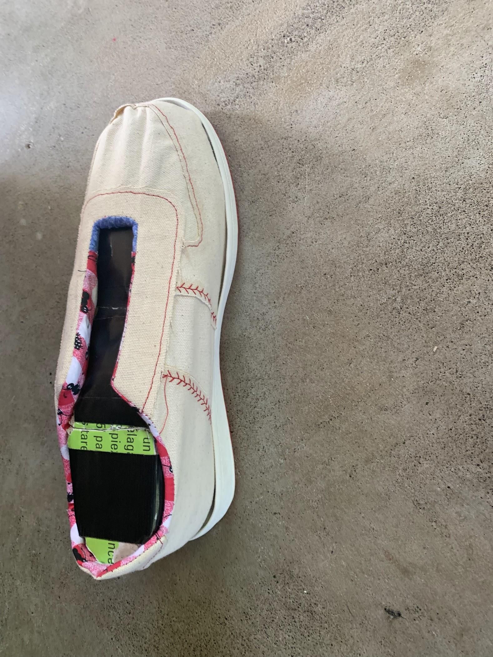 guess canvas sneakers