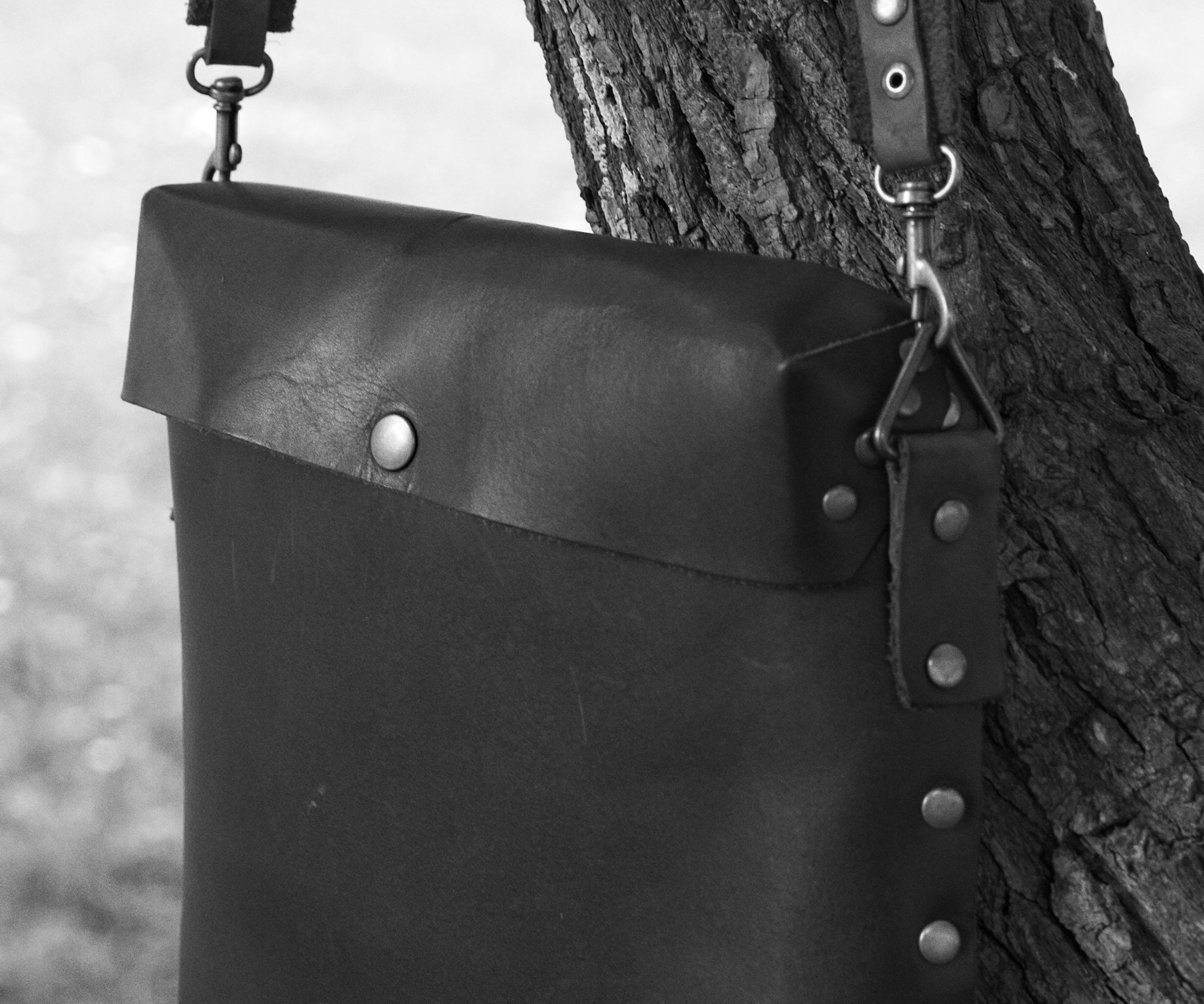 Leather Shoulder Bag W/ Quick Assembly