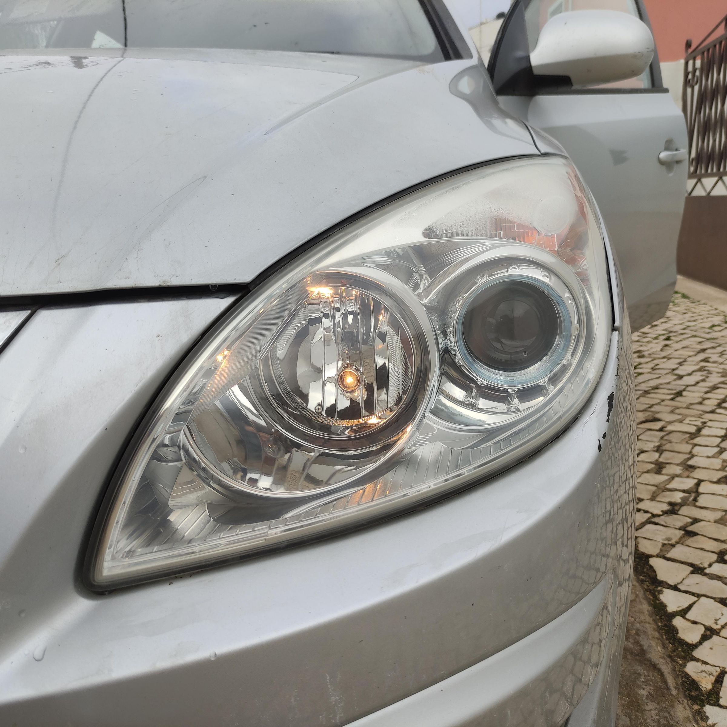 Low Beam Bulb Replace Hyundai I30 20072011 6 Steps Instructables