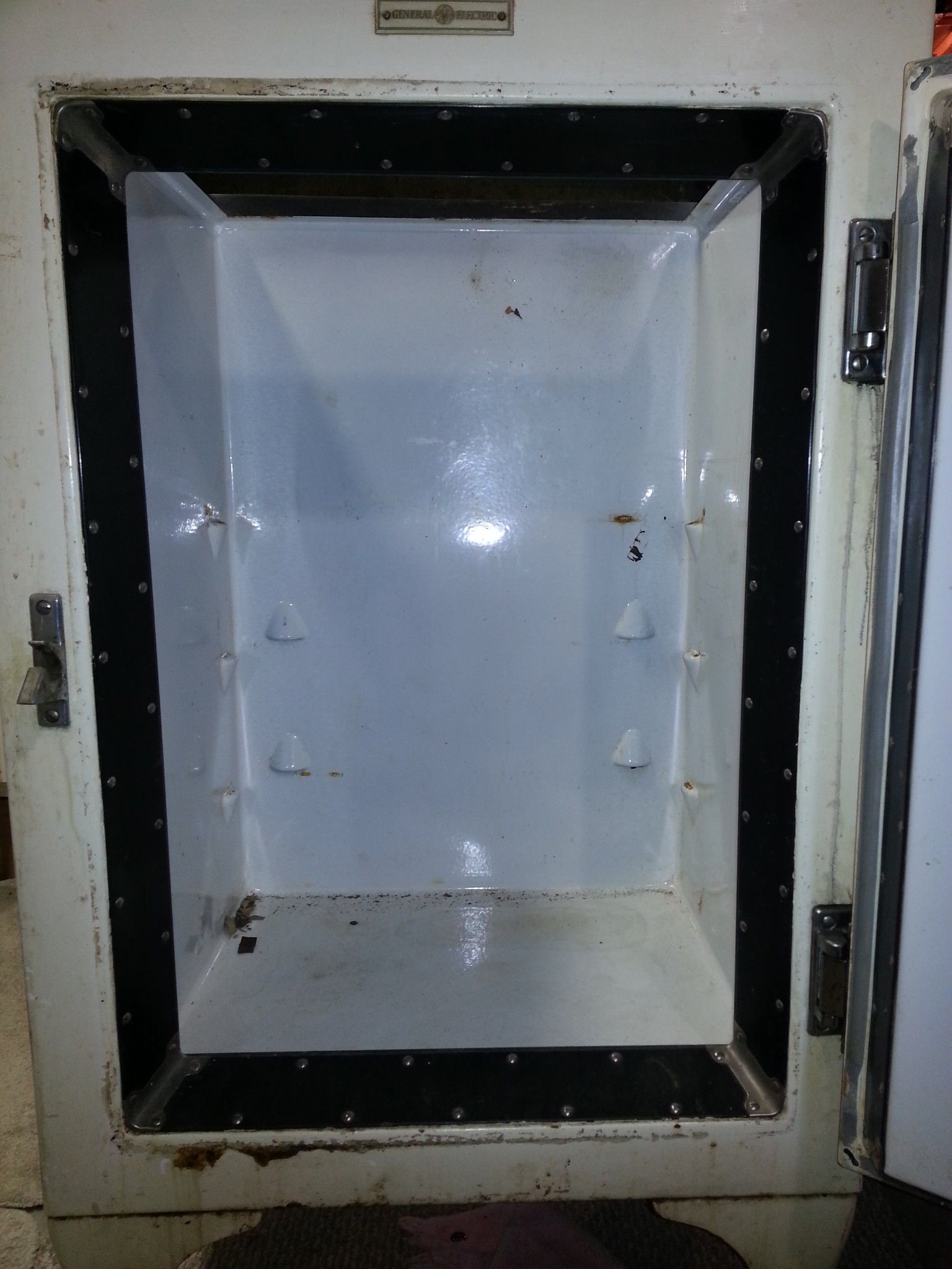 Frigador Turn an Old Refrigerator Into a Humidor 3 Steps Instructables