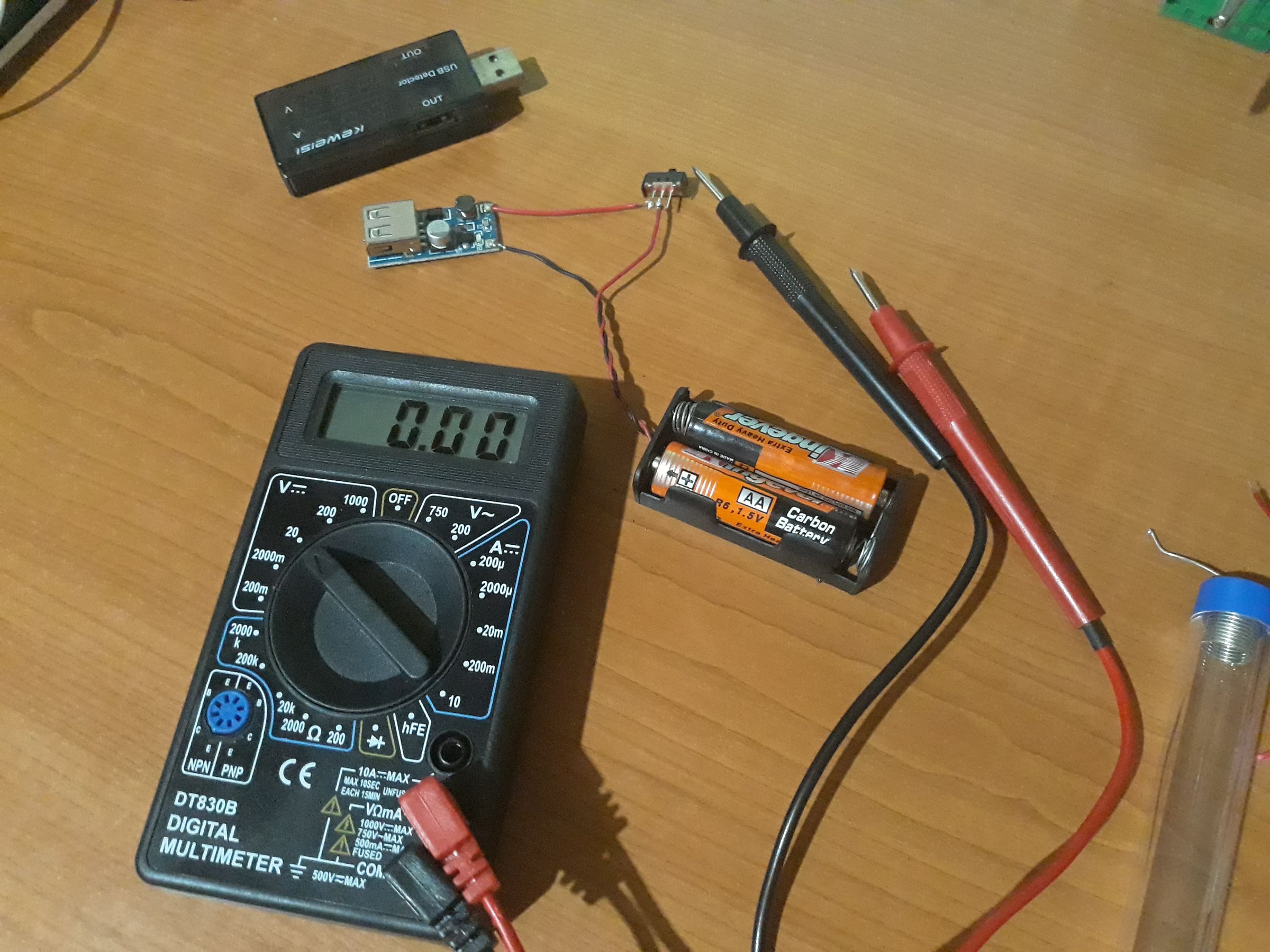 Make a Portable Charger With Old Batteries! 6 Steps (with Pictures