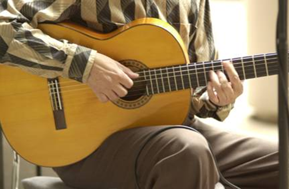 How to Play Guitar by the Help of Internet