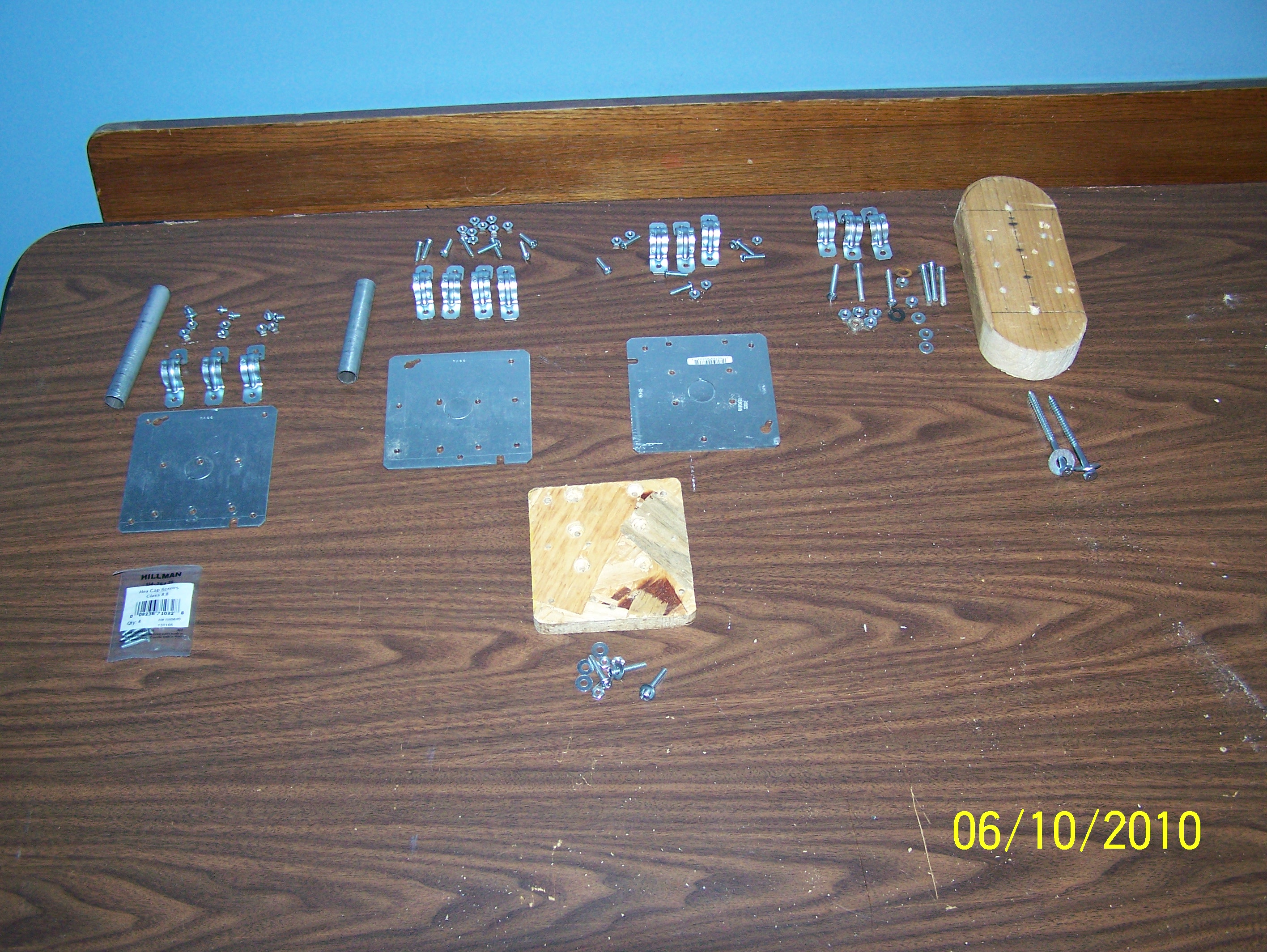 Low Profile VESA TV Mount With Pan and Tilt